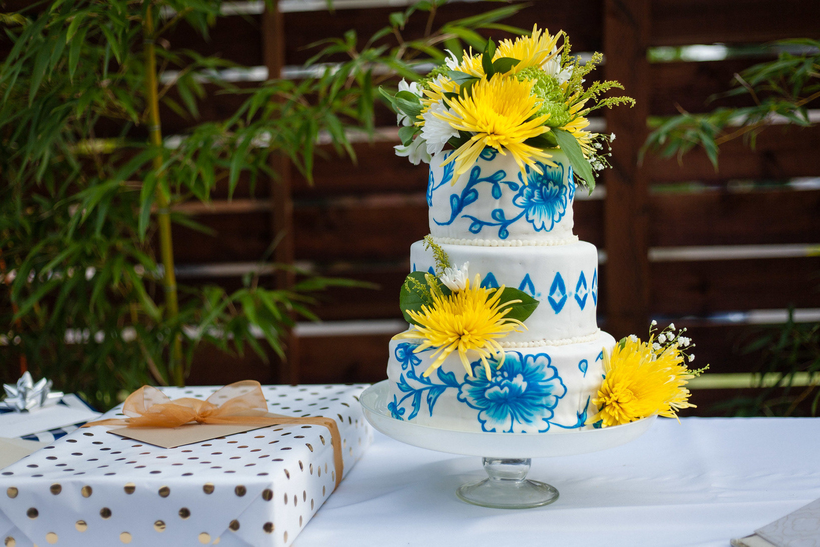Fondant and edible dye wedding cake, 2018