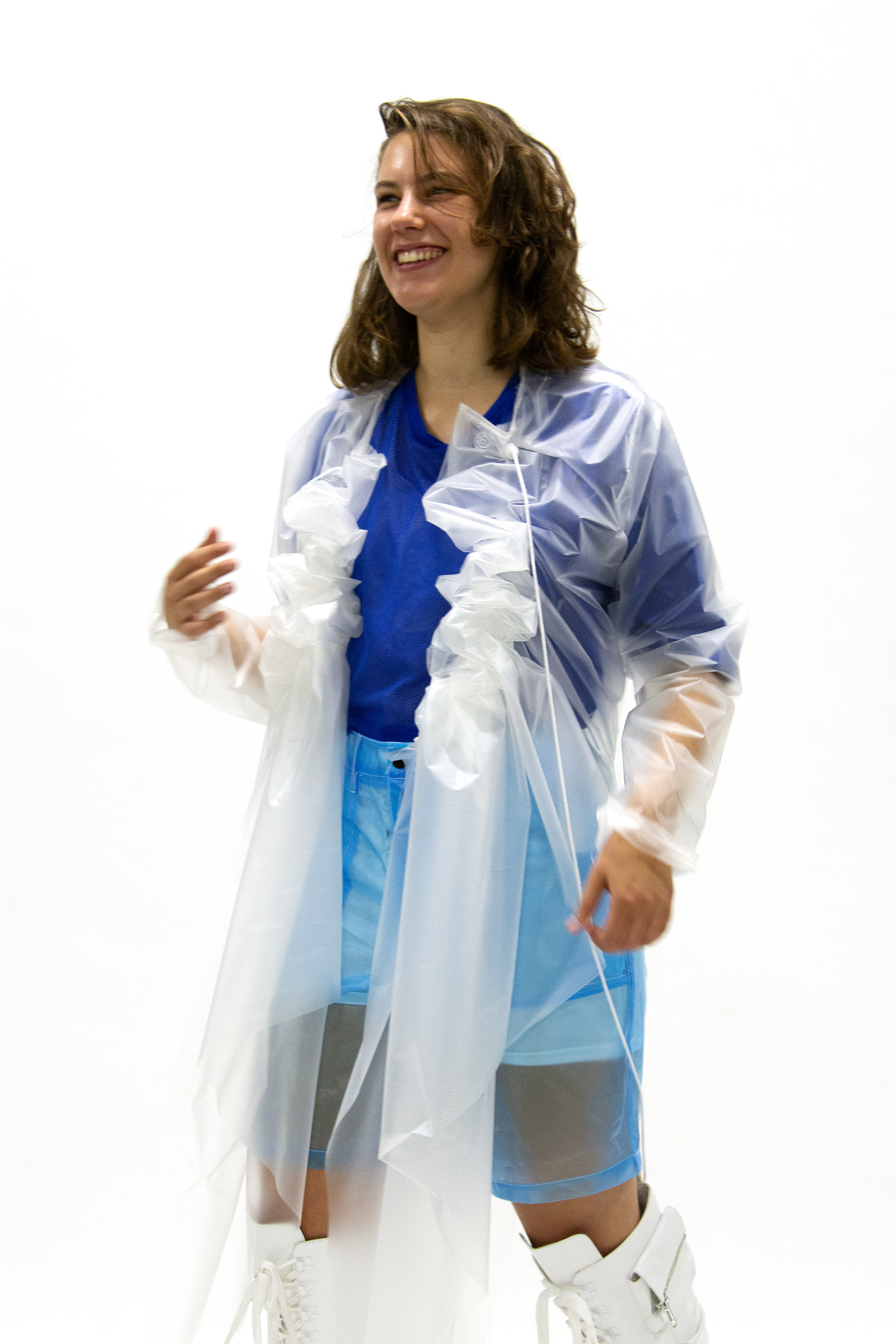 DE| cloak ruffled up