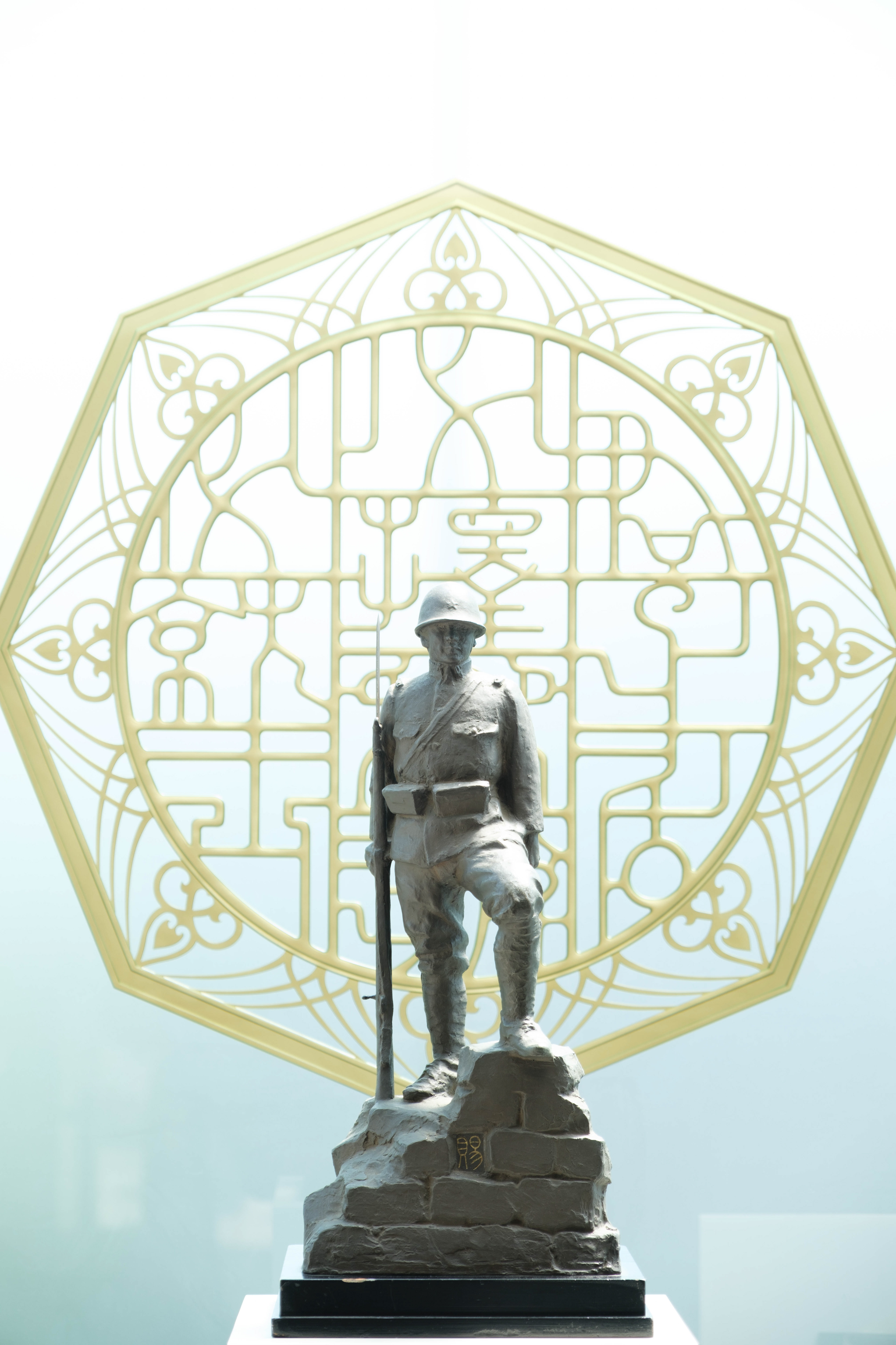 A statue signifying the history of a war