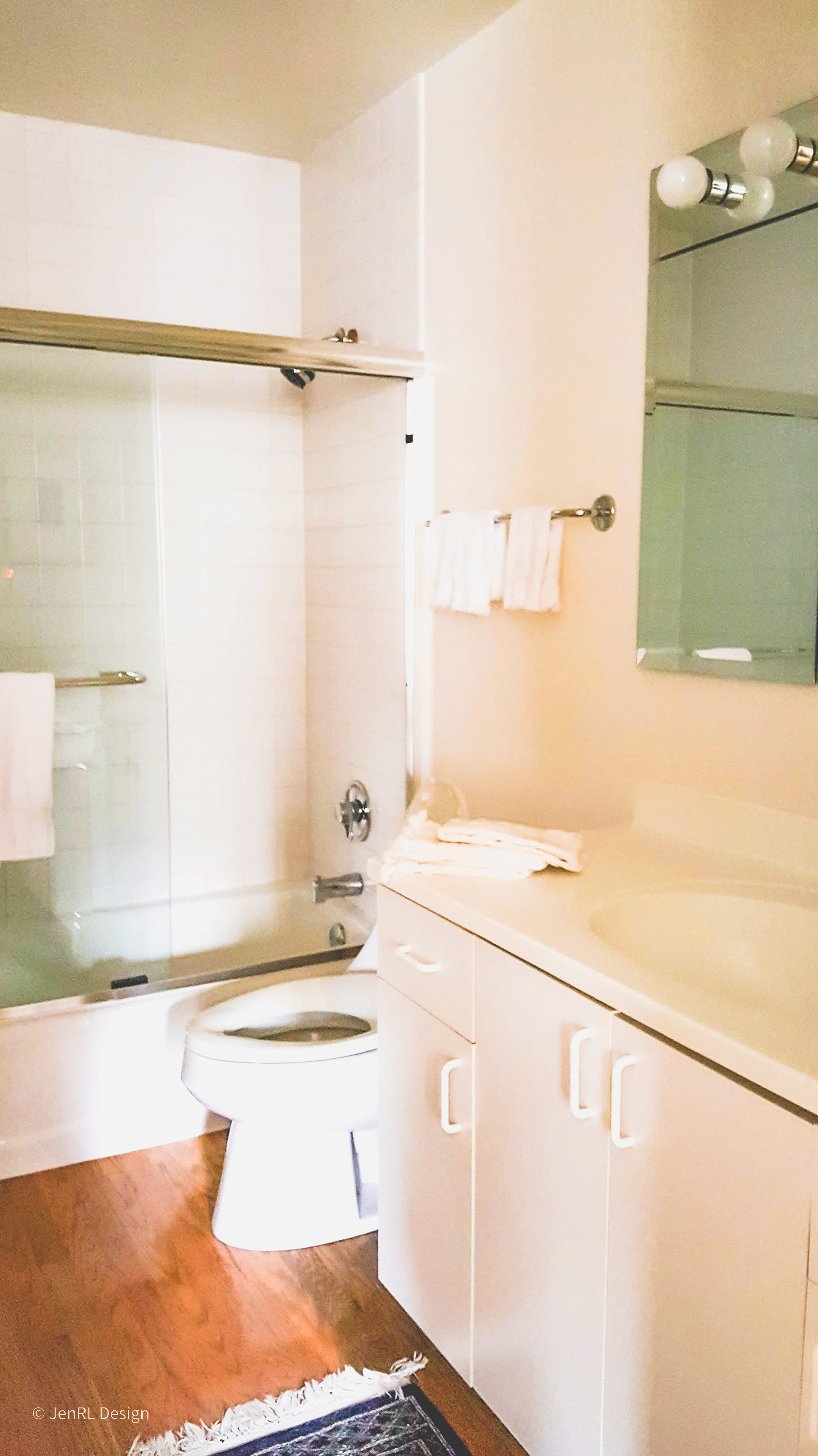 GUEST BATH - BEFORE