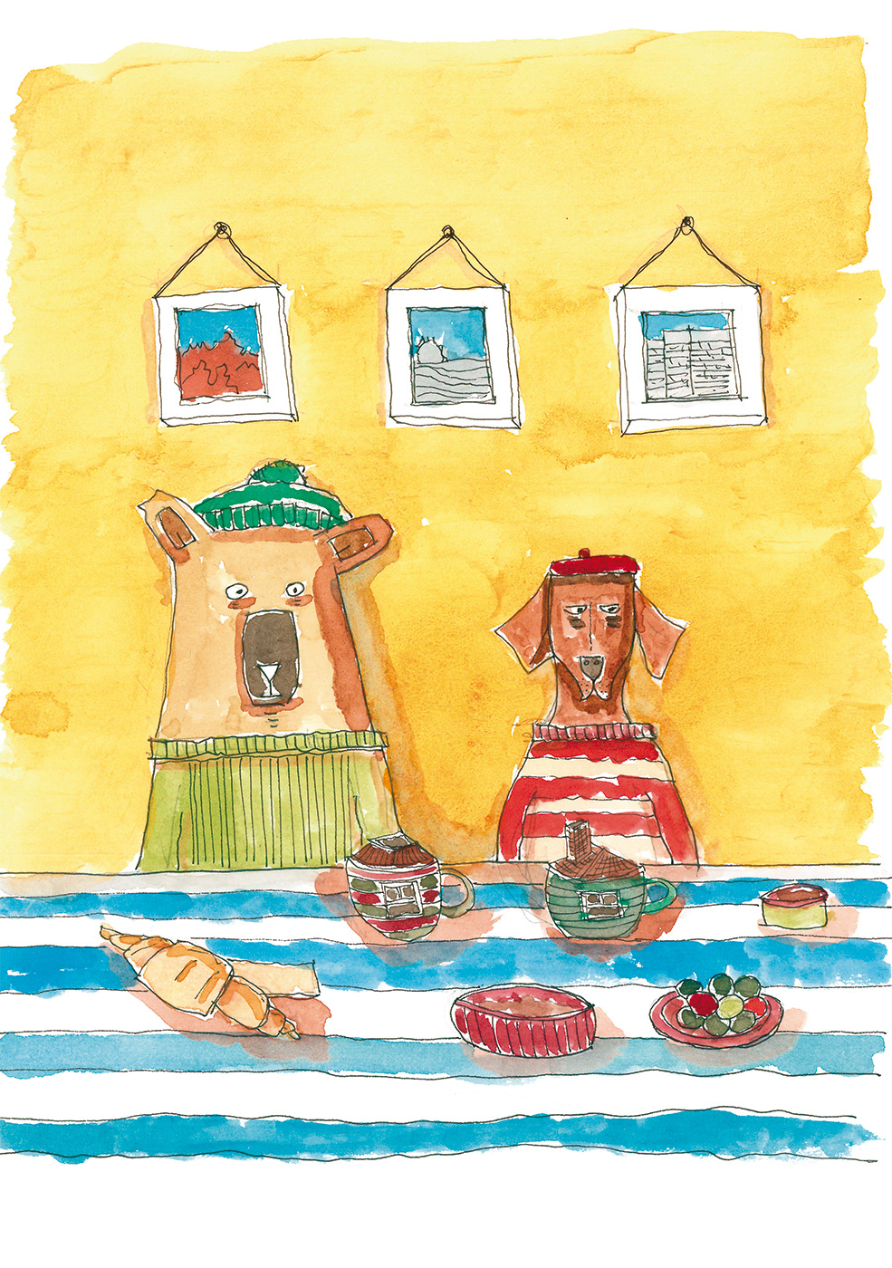 Aquarela de dois cães à mesa do lanche, de camisolas de malha e gorro, com bules, chávenas e bolos sobre uma toalha às riscas azuis e uma parede amarela com três quadros ao fundo.