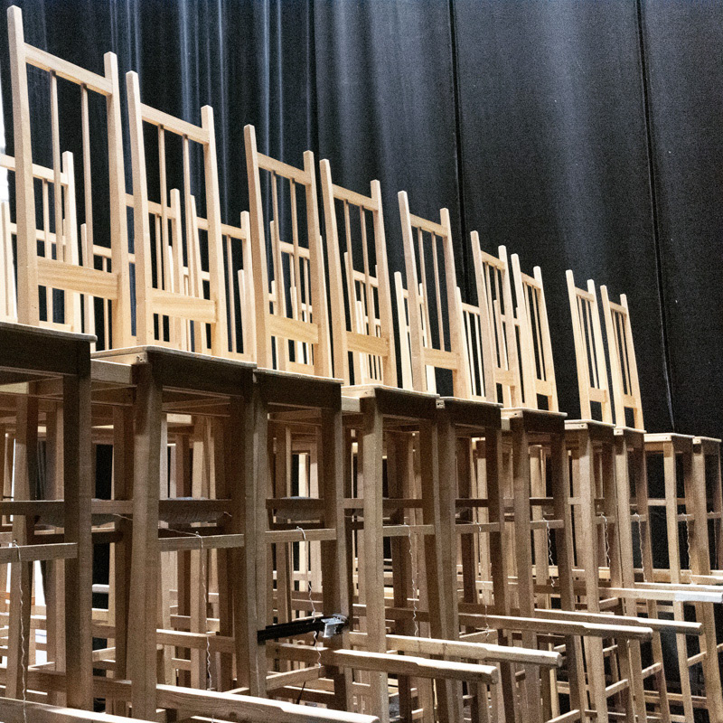 les chaises du sacre de Pina Baush