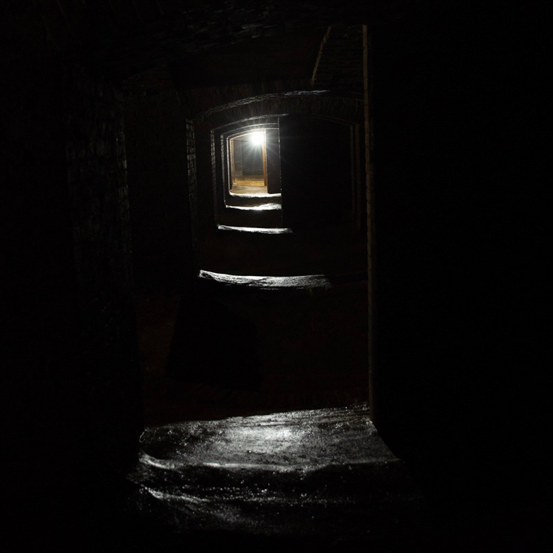 Une fois toute les 25 ans le lac soutterain est vidé, révelant toutes galeries souterraines de garnier