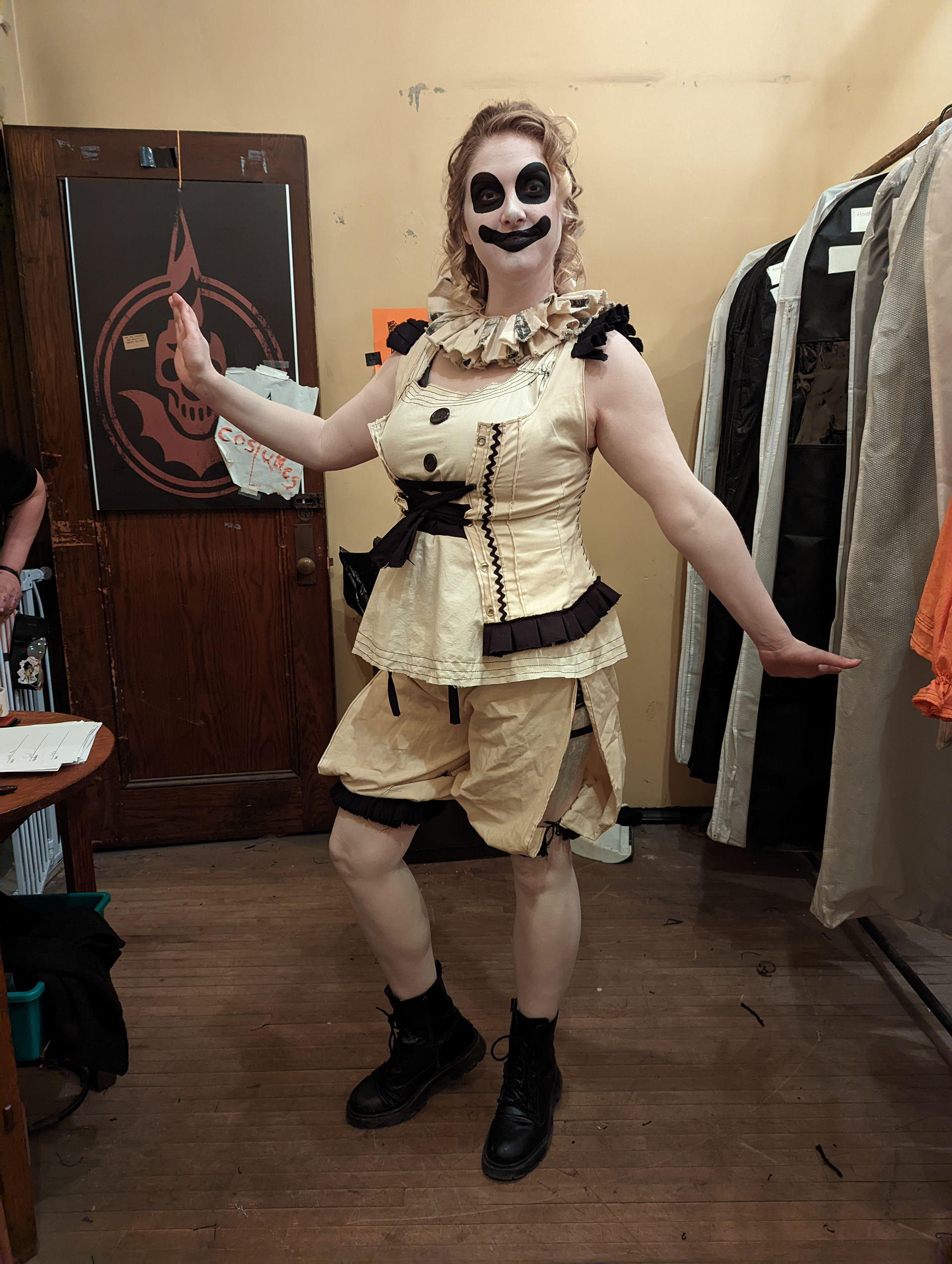 Theatre Bizarre performer in costume