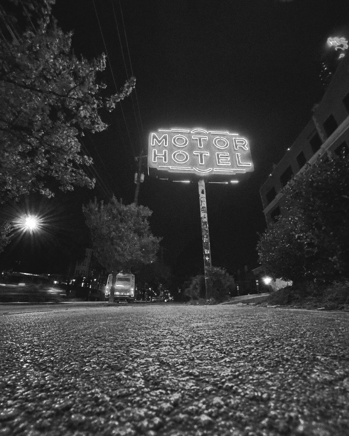 Motor Hotel, Atl