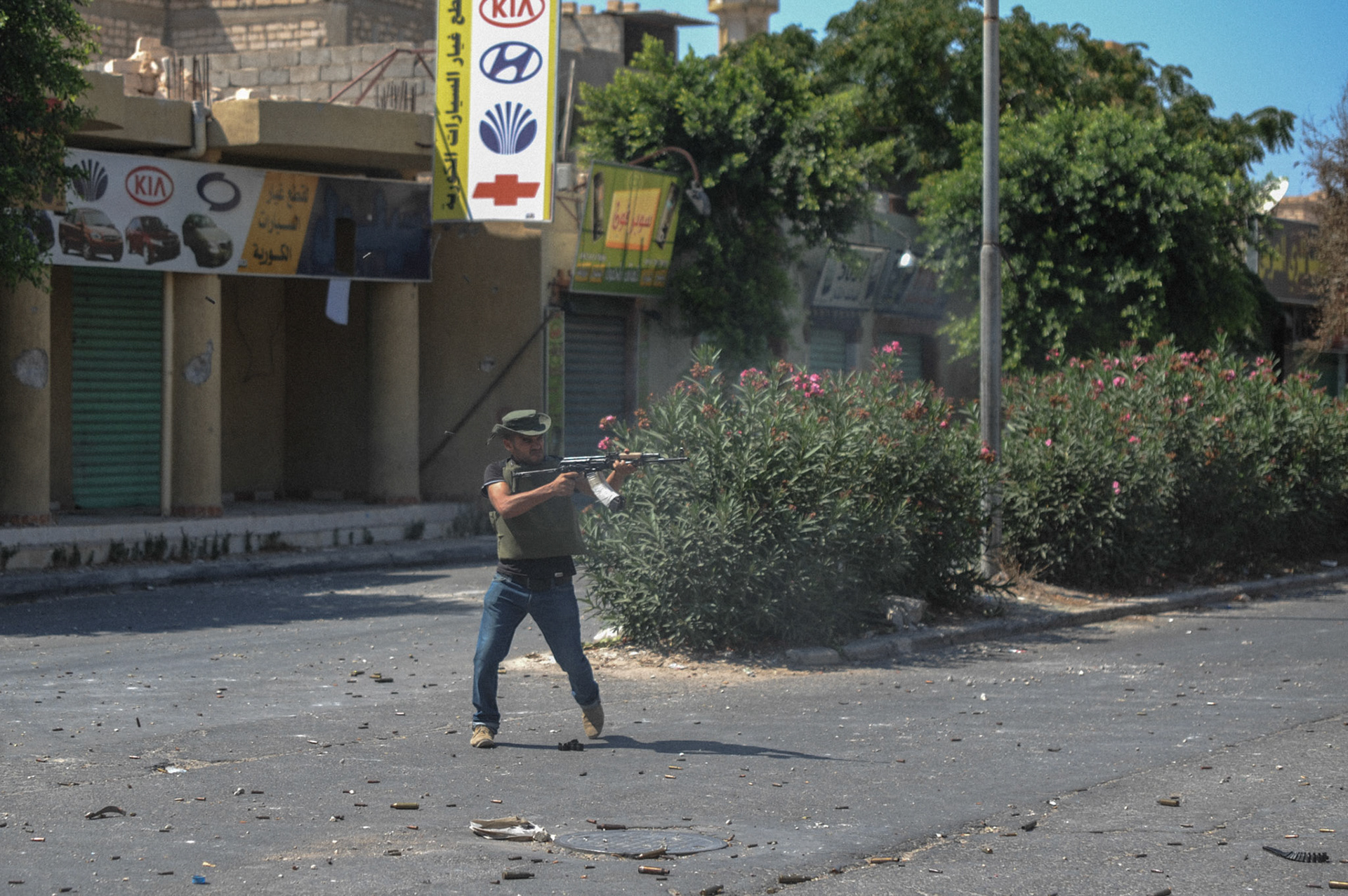 Libyan revolutionary forces advance on Zawiya