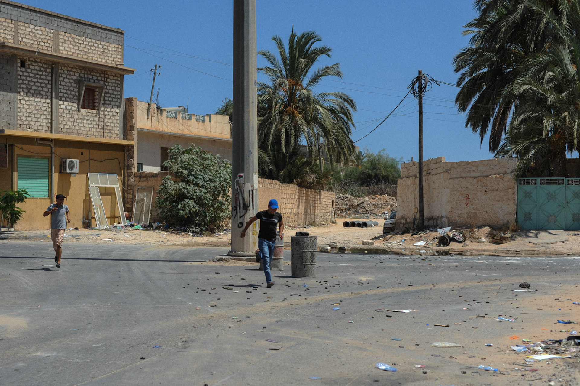 Libyan revolutionary forces advance on Zawiya