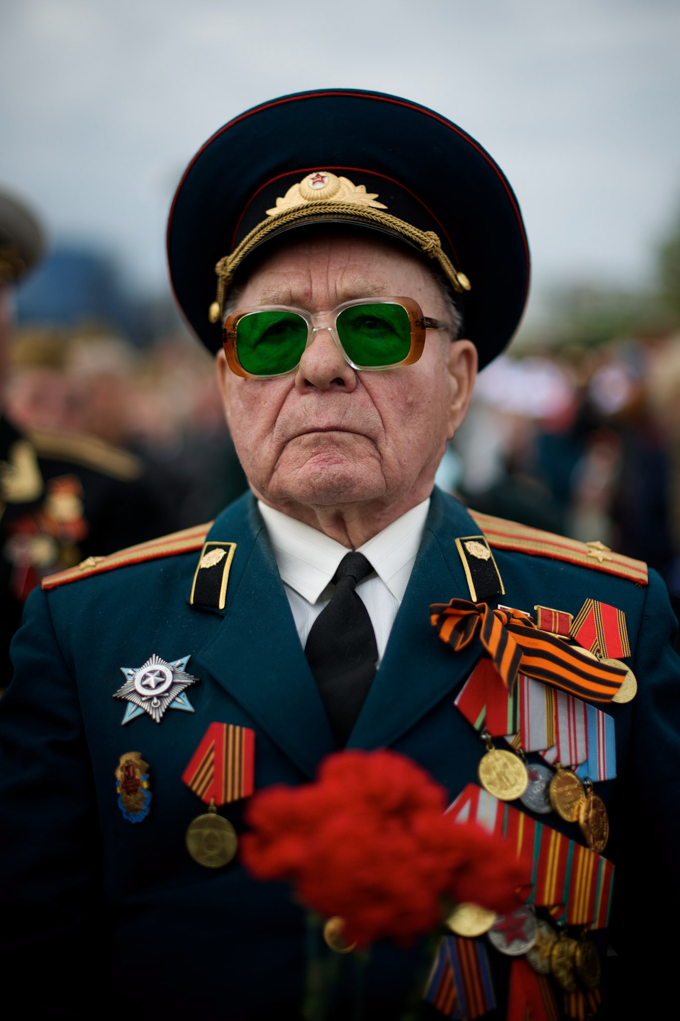 A Second World War veteran attends V-Day commemorations in Donetsk.