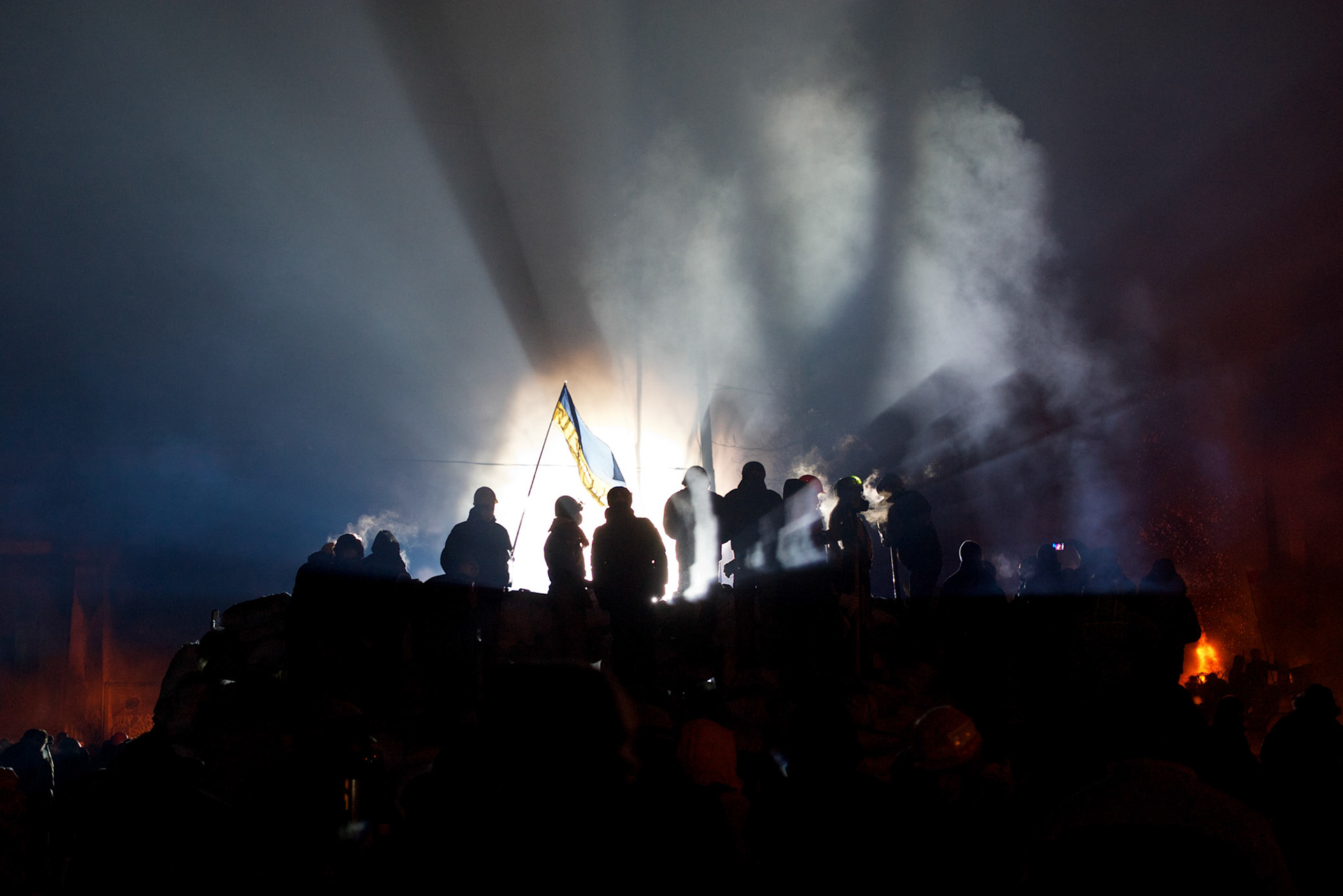 January 24, 2014 - Kiev, Ukraine: Anti-government protestors attack the Ukrainian riot police, outside the Dynamo Kiev stadium near the Independence Square. (Paulo Nunes dos Santos)