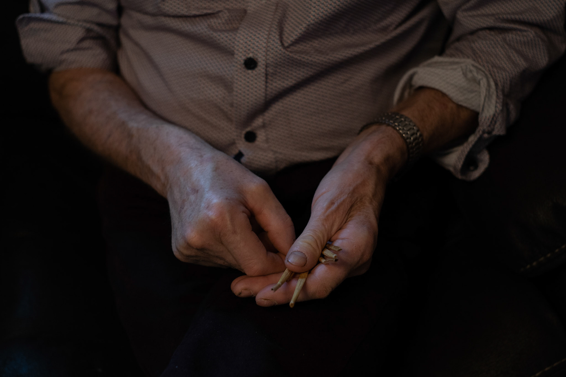 GEASHILL, IRELAND - NOVEMBER 10, 2021: Traditional faith healer, Peter Quinn, shows the straws he uses to give ‘the cure’ warts and verrucas at his potato farmhouse house in Geashill, a small village in County Offaly, Ireland. Faith healers have been around since antiquity and many Irish believe that certain people have God-given gifts to cure diseases. According to old Irish folklore, the seventh son of a seventh son has special healing powers, however, others like Peter and his wife Patricia, get ‘the cure’ passed on to them by a parent or an older relative. CREDIT: Paulo Nunes dos Santos for The New York Times