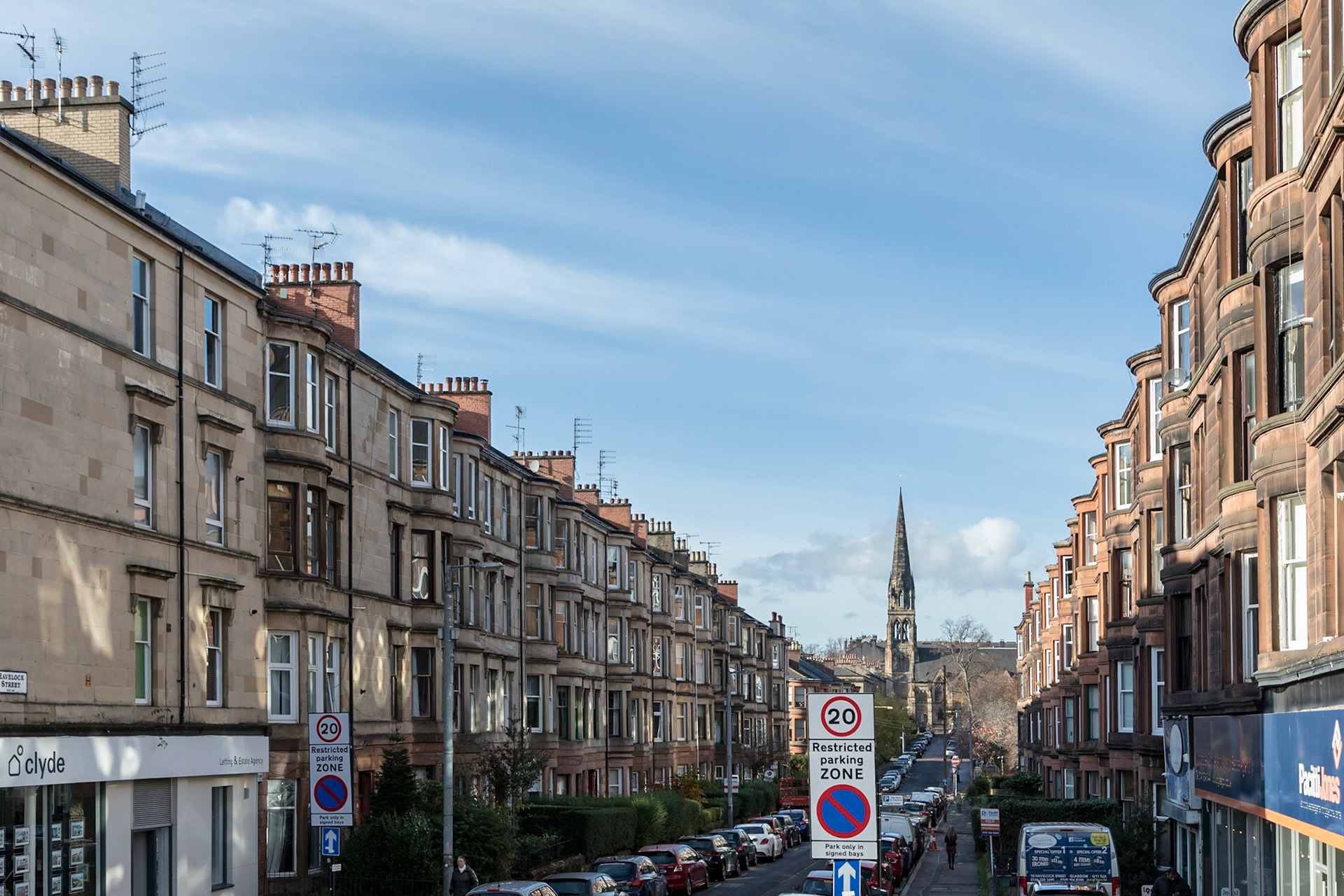 Around the city of Glasgow: from Byres Rd looking down Havelock St.
