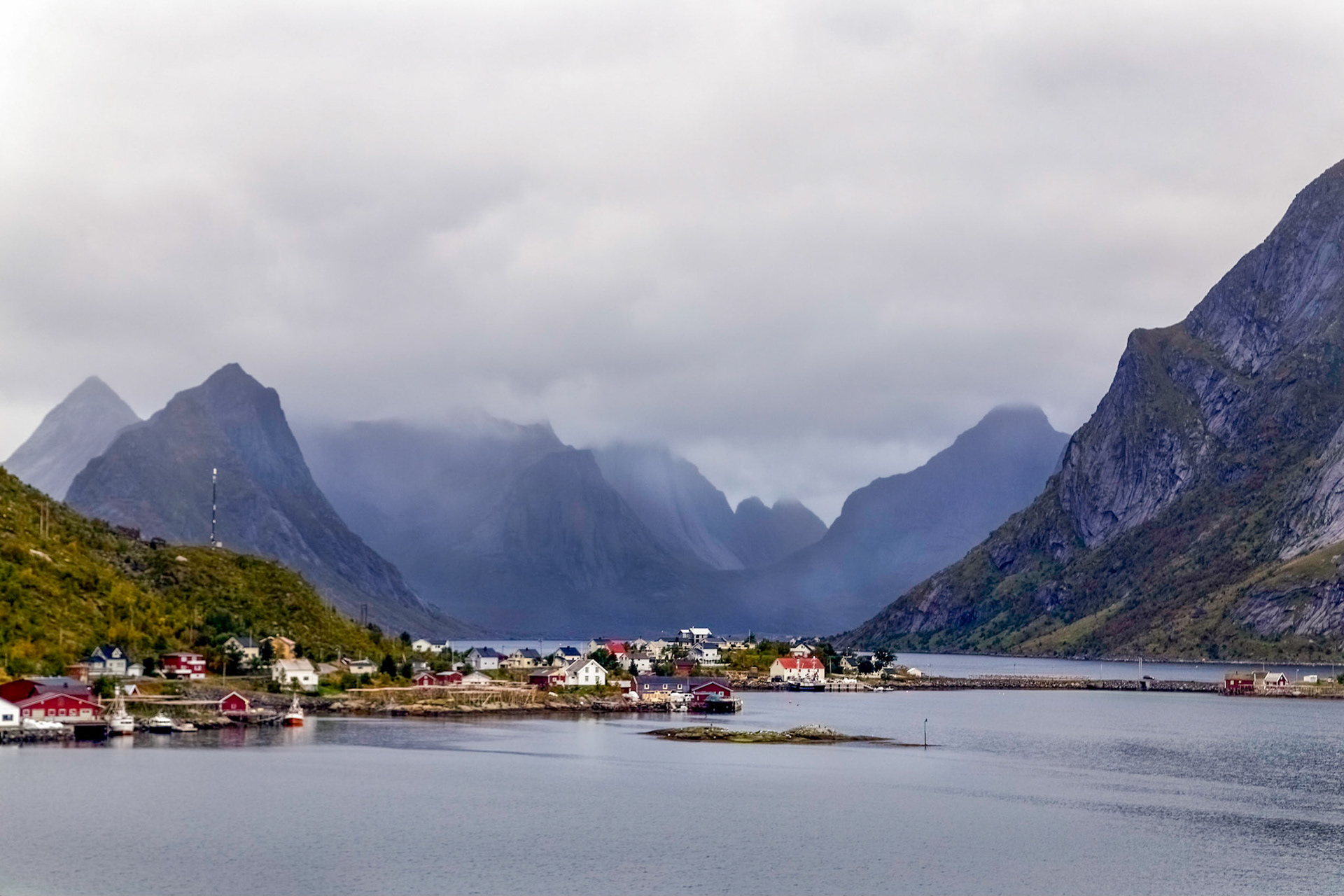 At Reine, Moskenes, Nordland. 1:02 pm.