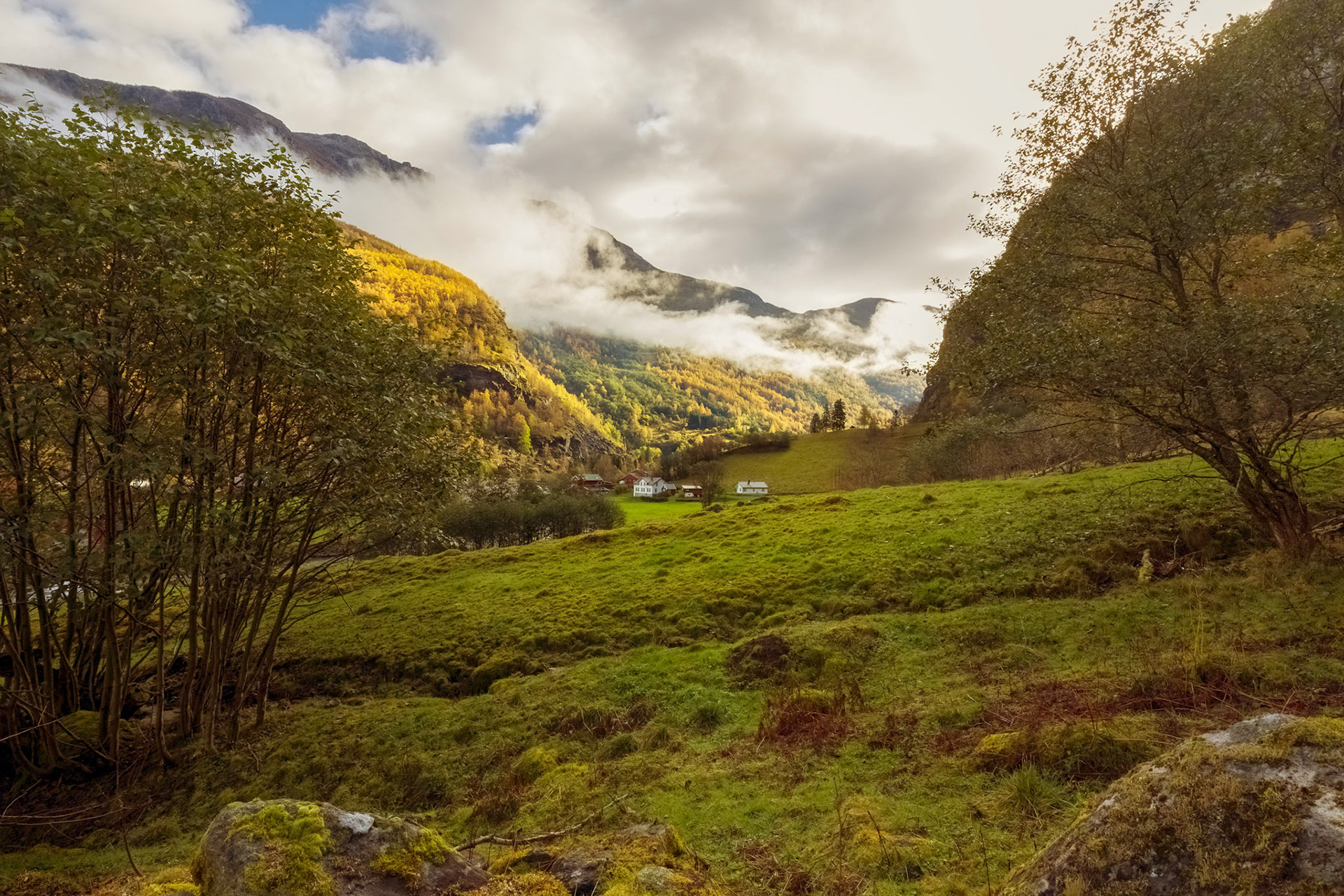 A view up the Flåm valley
