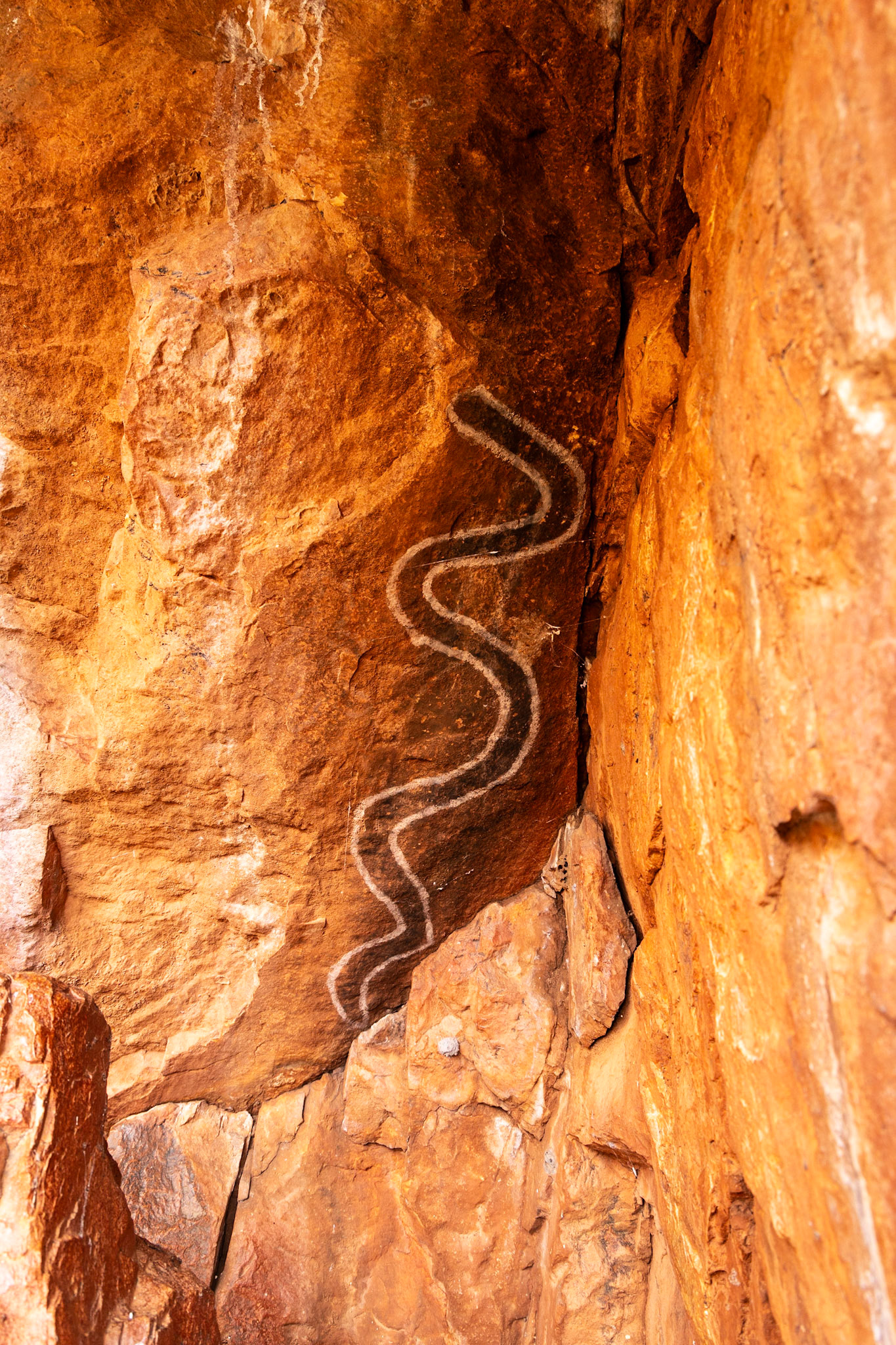 Pangkurpini Gorge, ancient rock art