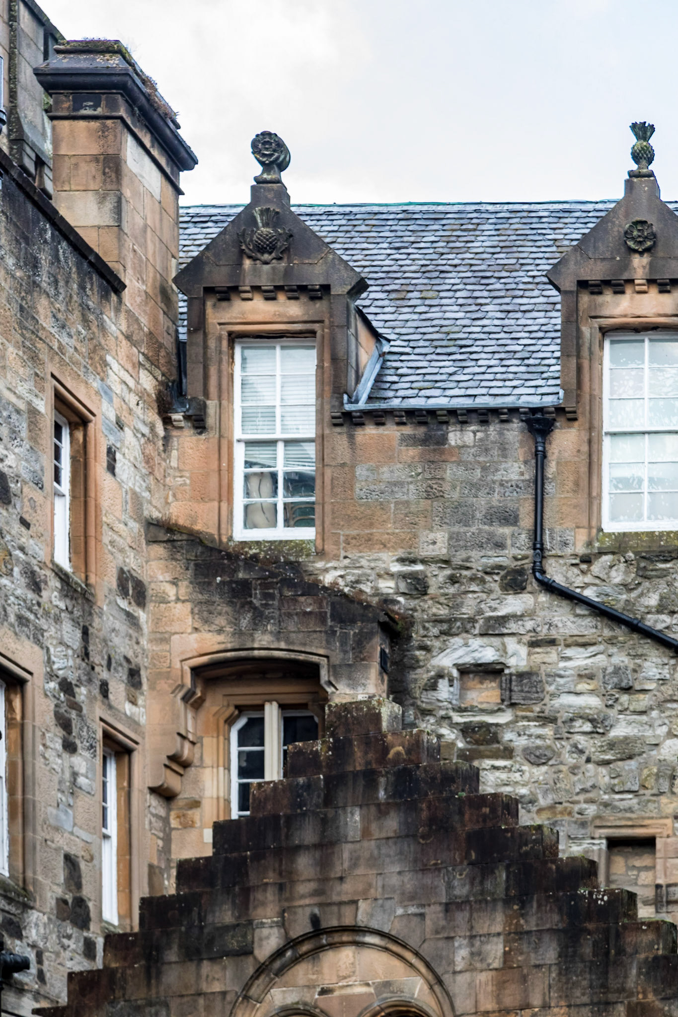 Stirling Castle. The current castle dates from the late 14th to the 16th century, when it was a residence of the Stuart monachs.