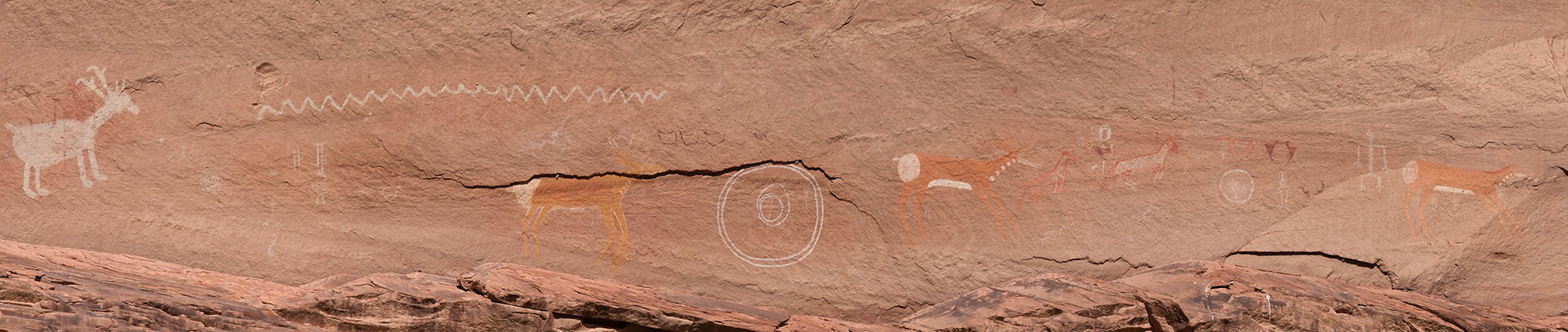 Petroglyphs & pictographs on the canyon wall