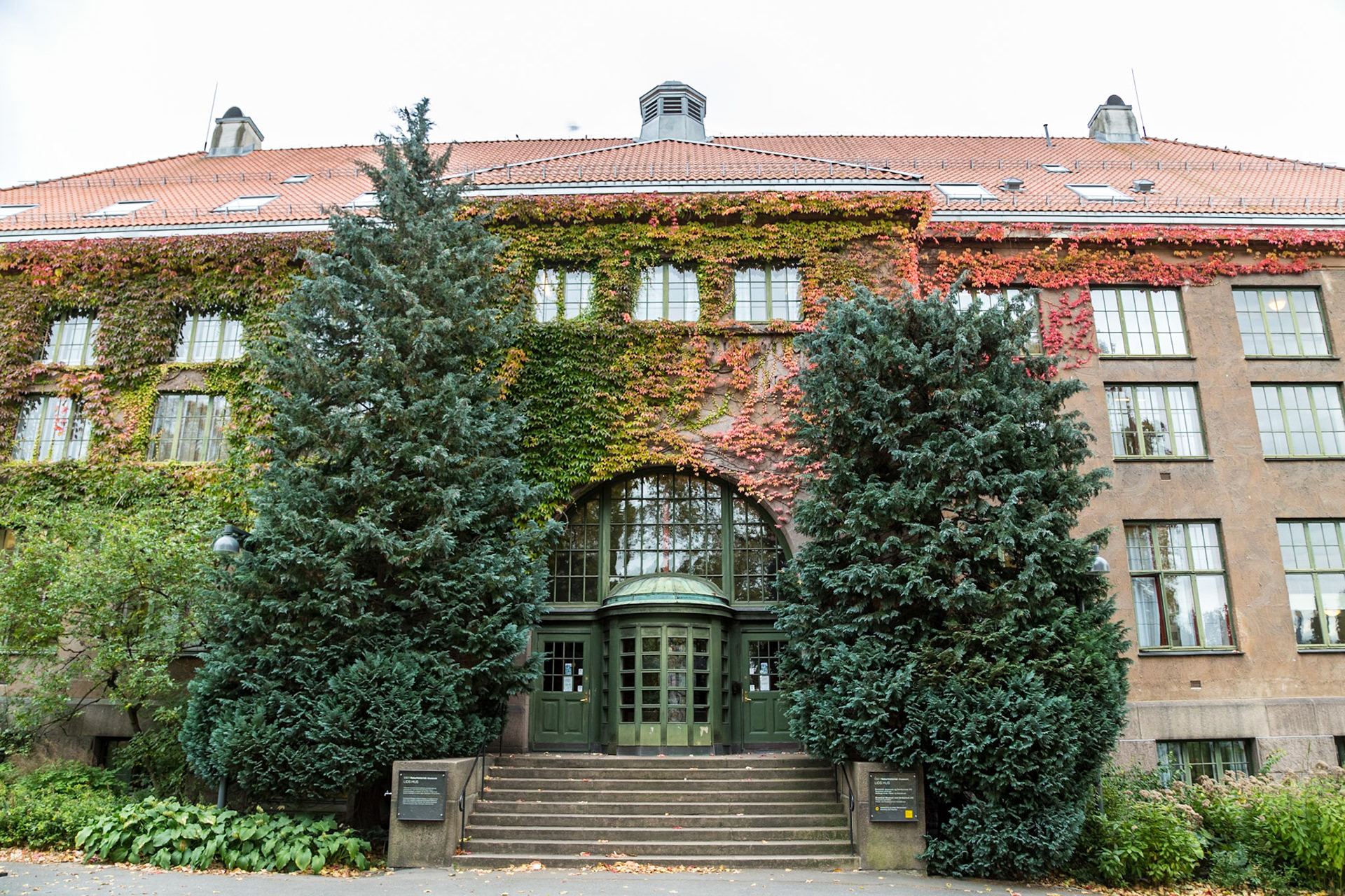 Natural History Museum. In the grounds of the university's Botanical Gardens