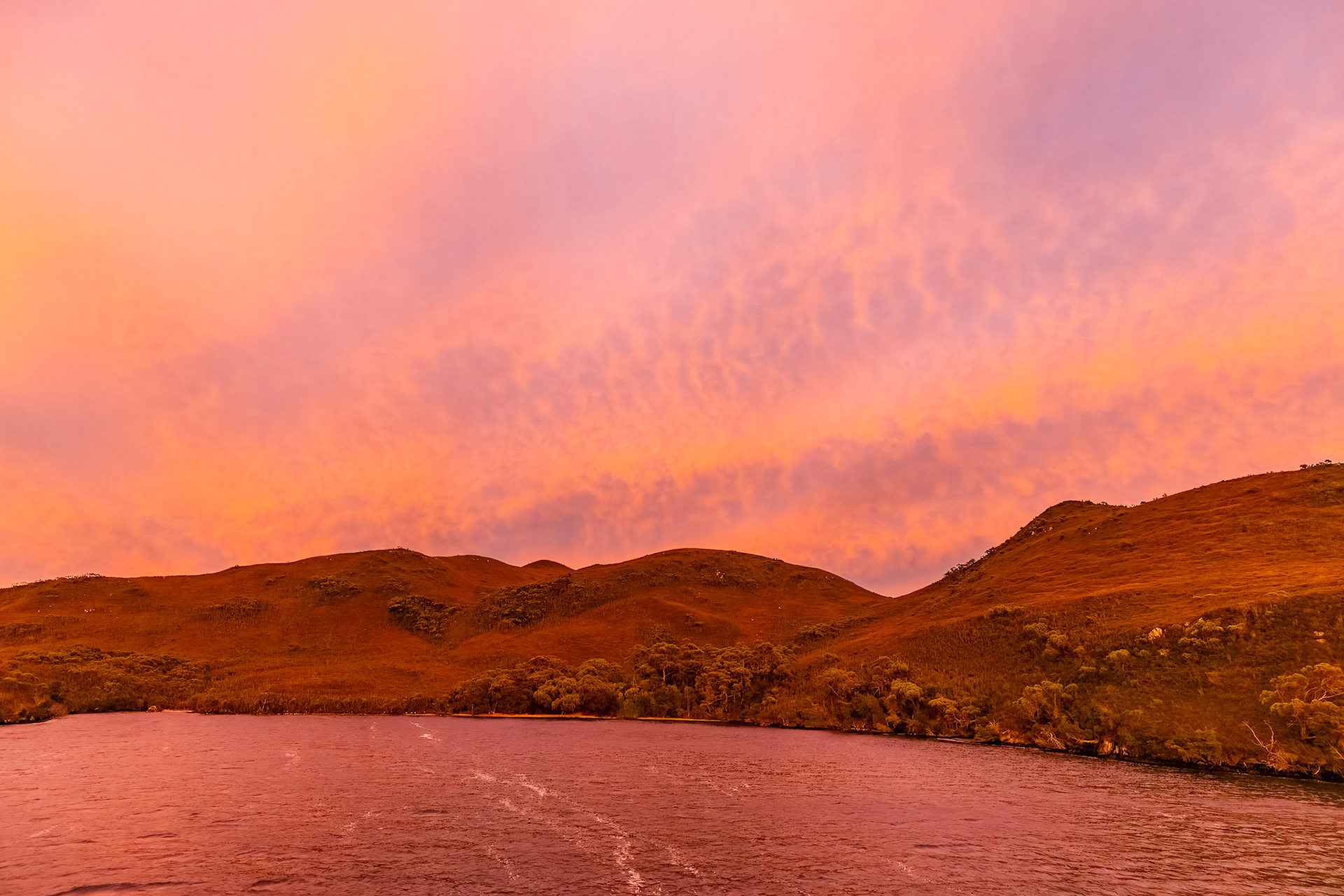 Western sky before the sunrise