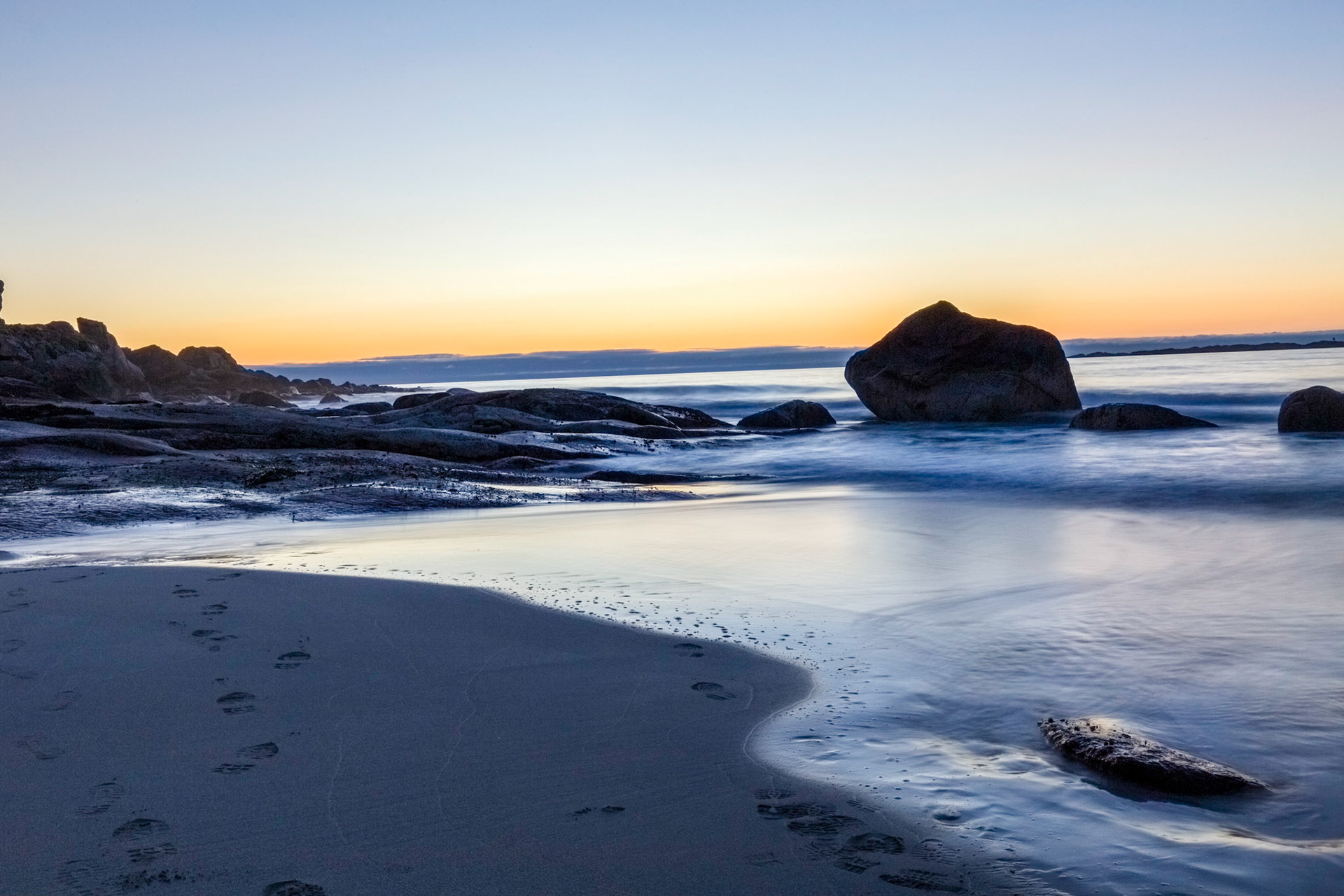 At Utakleiv Beach. 07:28 pm.