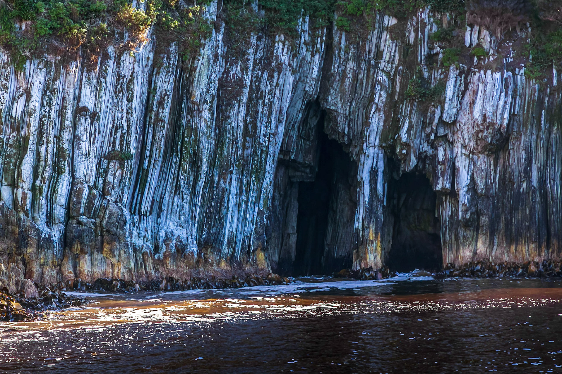Caves. A cruise along the Breaksea Islands.