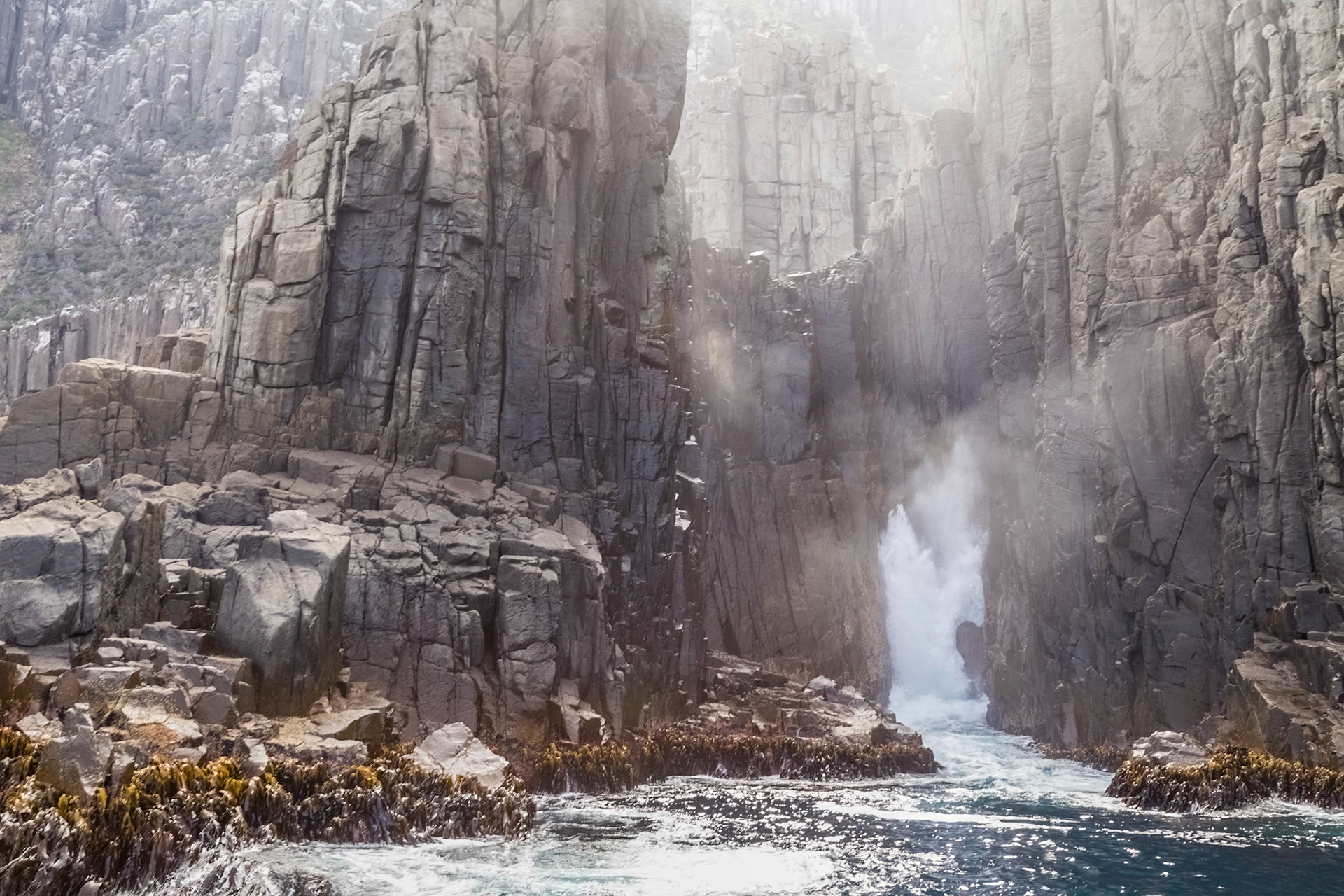 Seaspray, southeastern cliffs of Cape Pillar