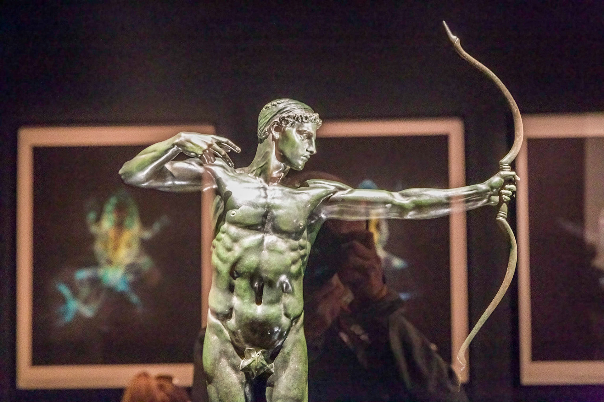 Teucer 1889 (Hamo Thornycroft). Cast bronze. Museum of Old and New Art