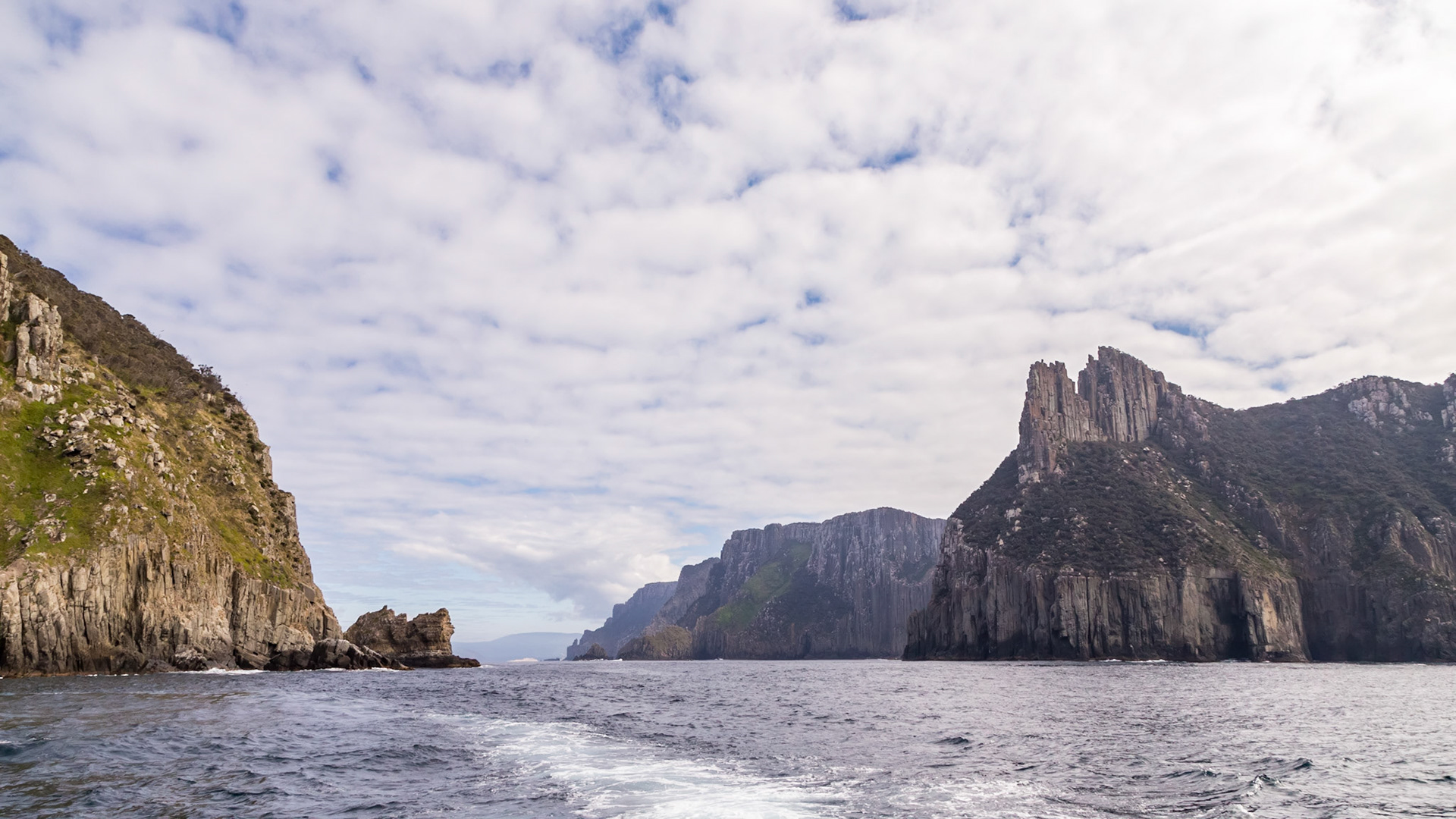 Across Tasman Passage to The Blade on Cape Pillar