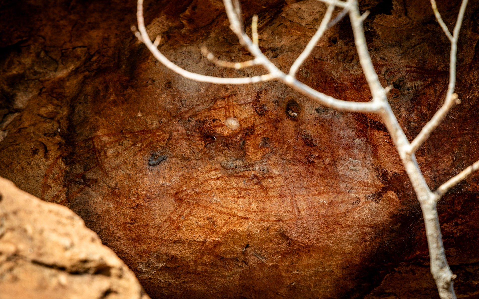 Red Lily Lookout; rock art