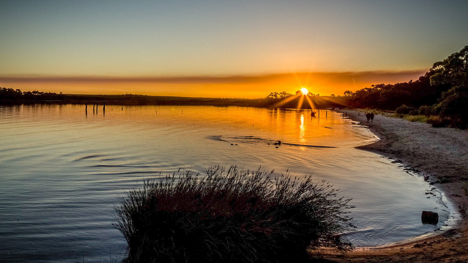 A summer sunset, Strahan
