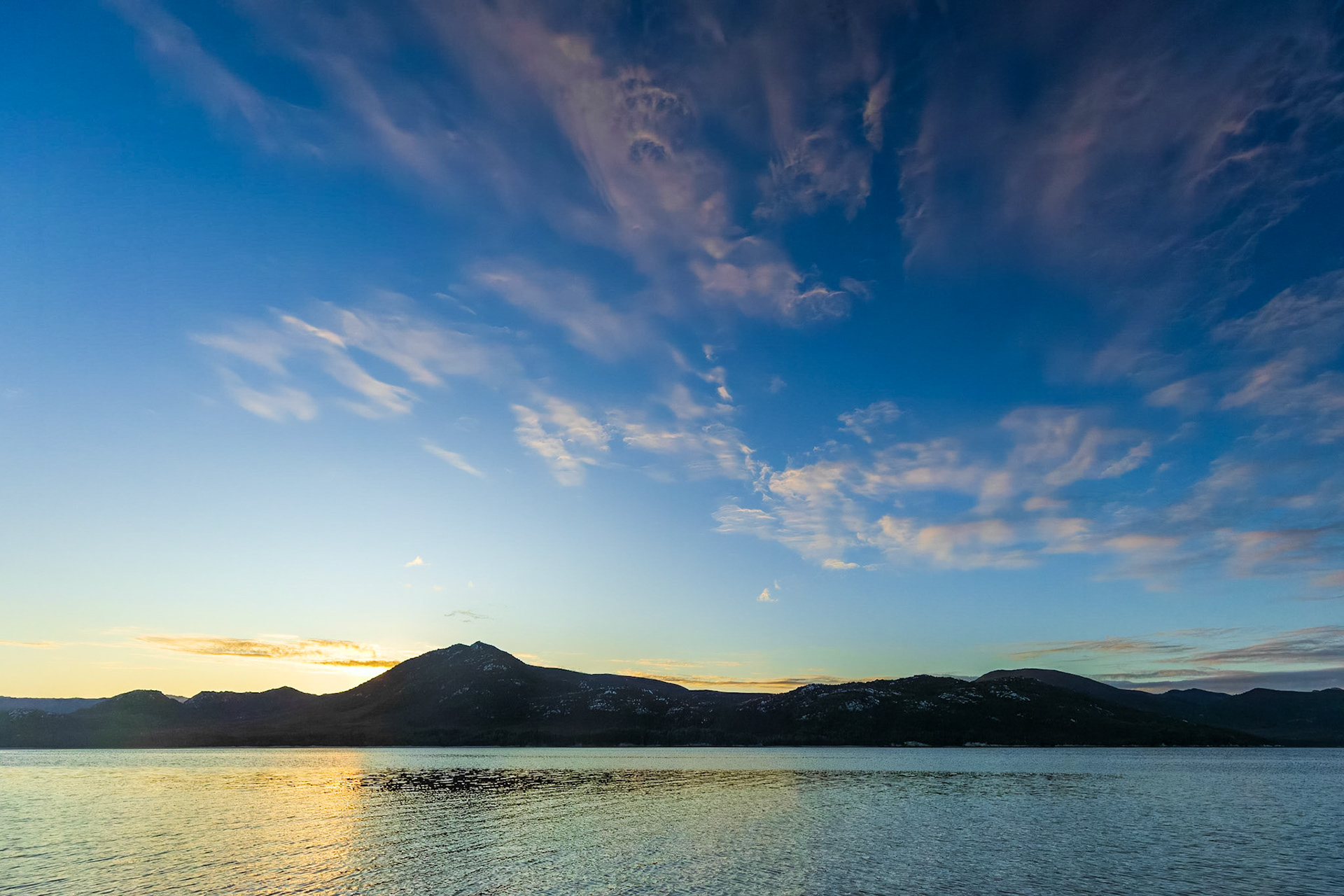A cruise from Spain Bay- awaiting the sunrise over the ranges.