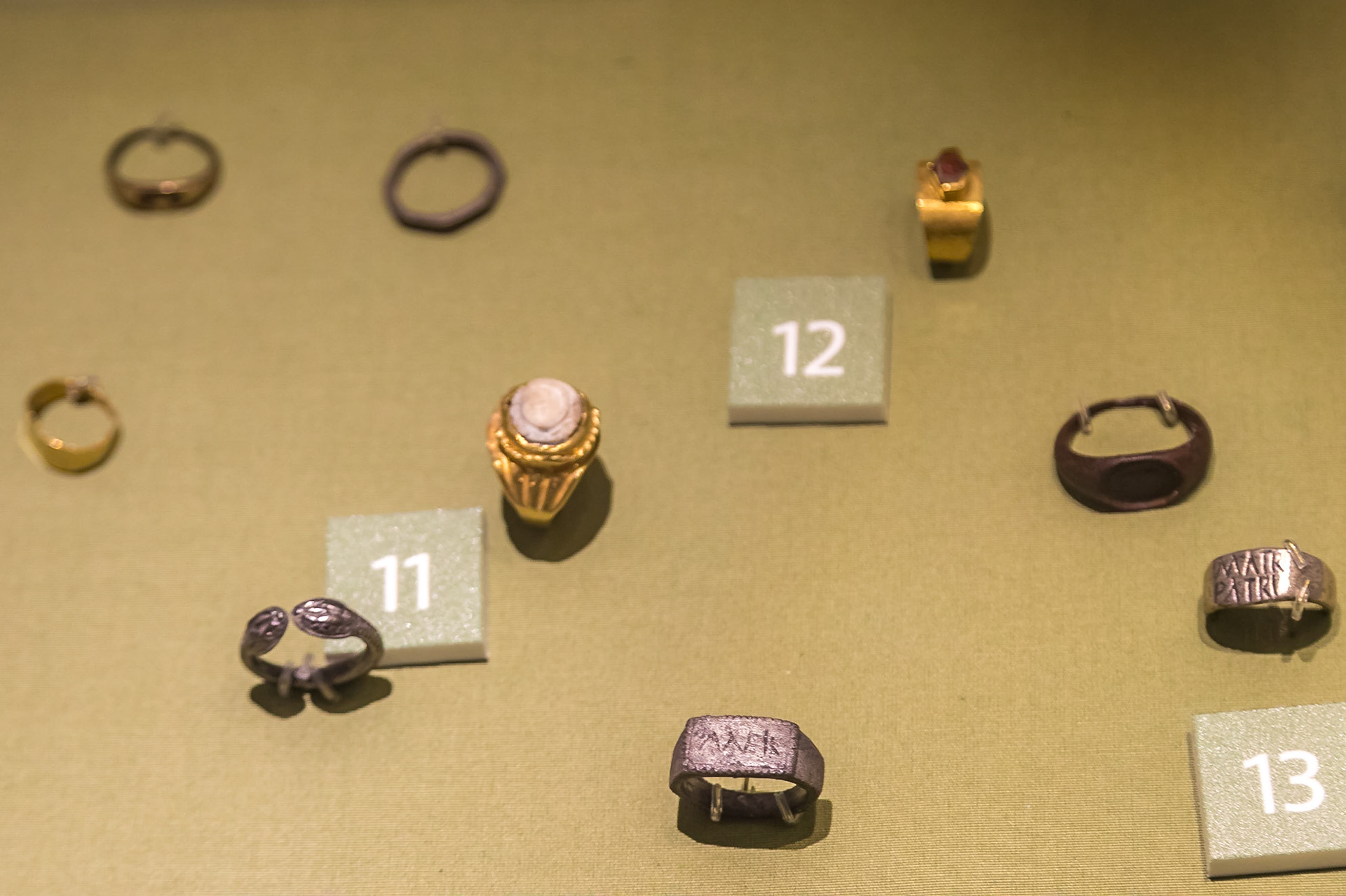 Roman rings found at Vindolanda