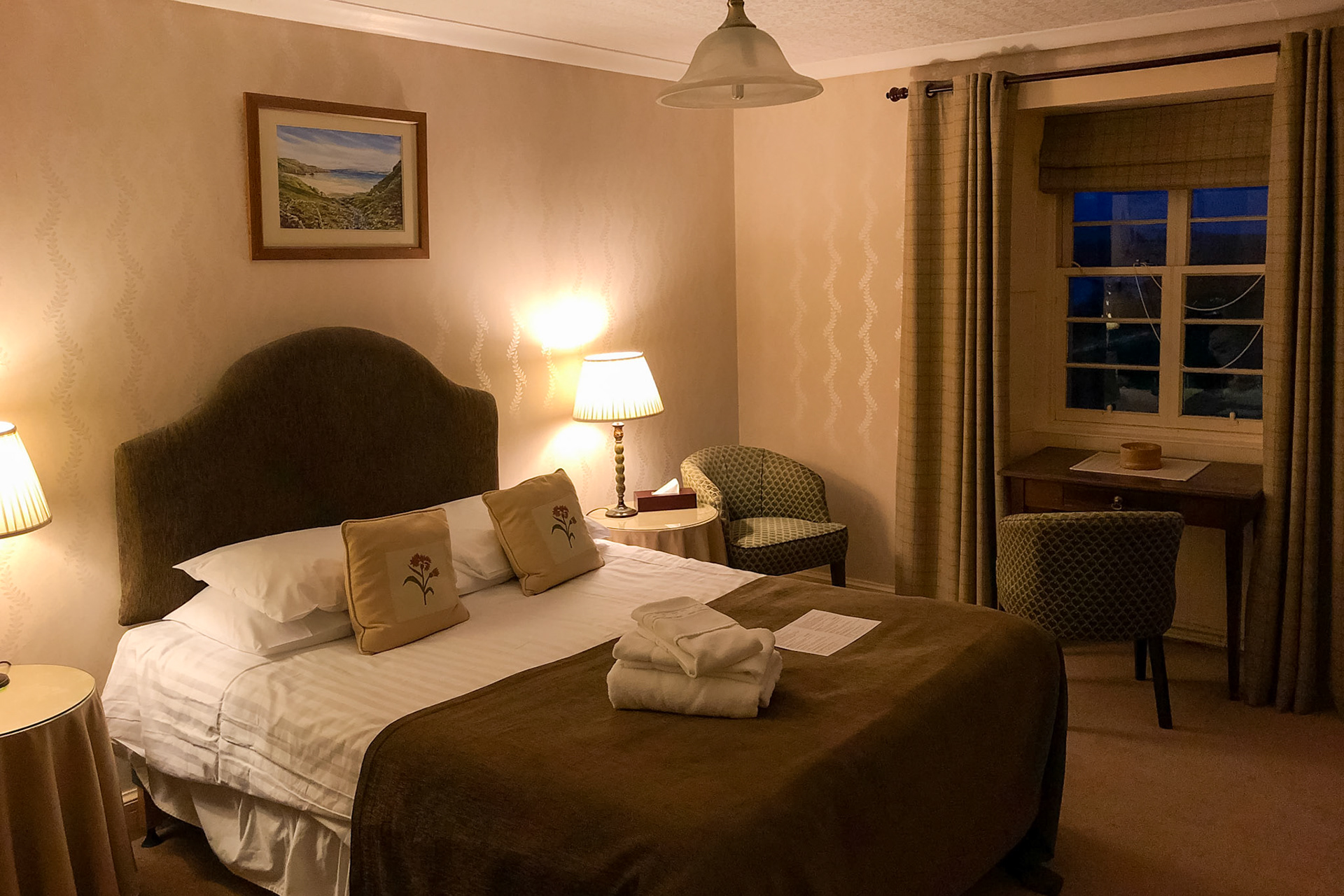 Bedroom, Tongue Hotel