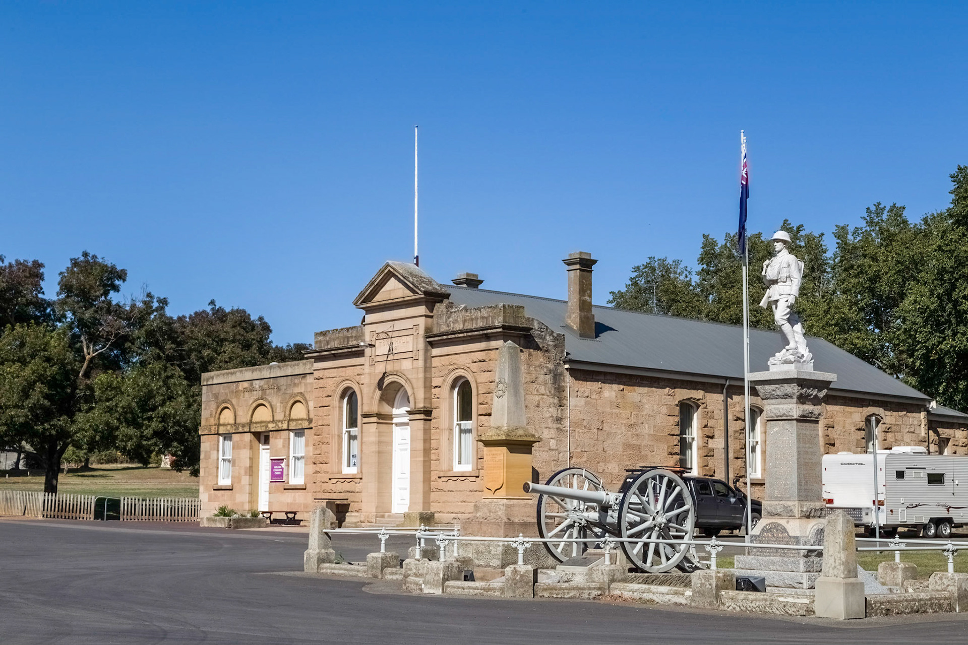 Ross, Town Hall &amp; War Memorial