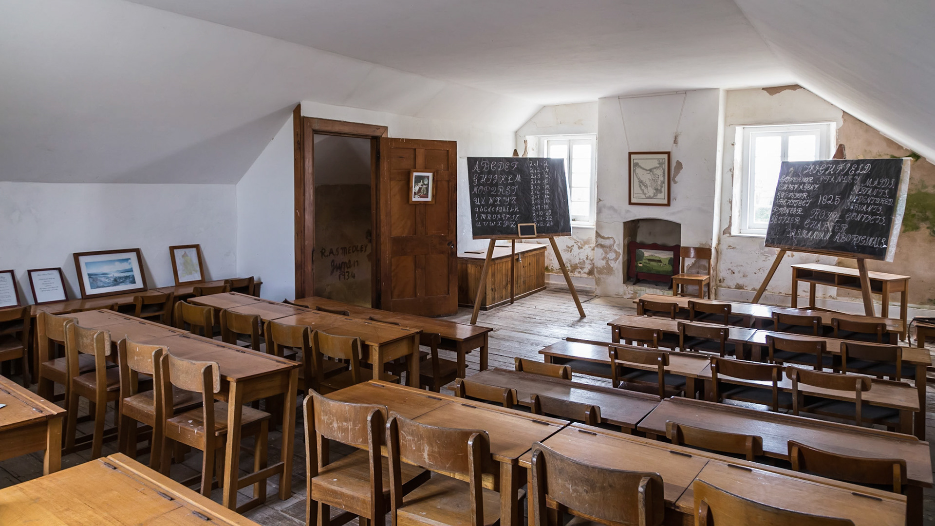 Schoolroom. Highfield Historic Site.