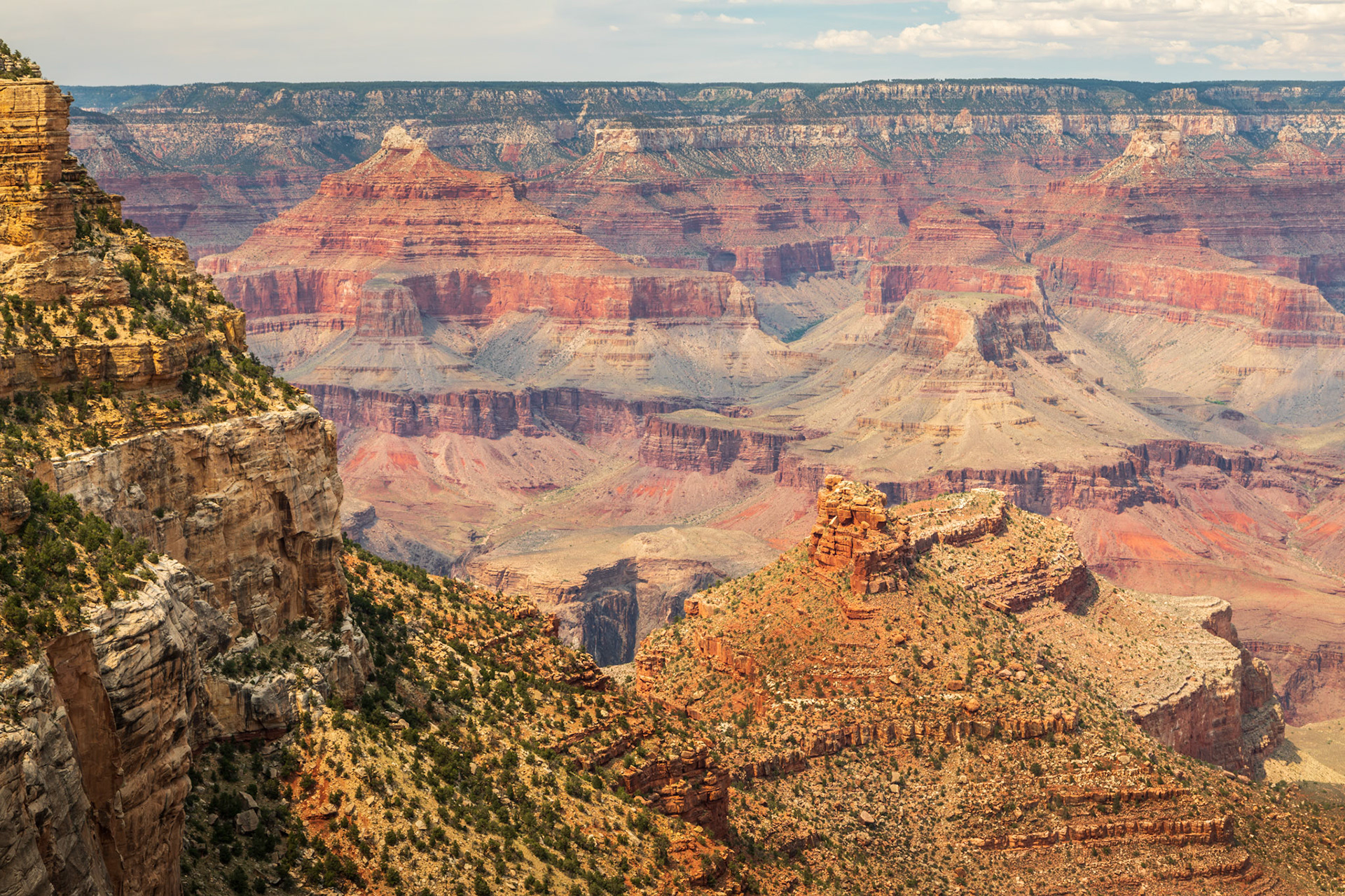 Near the Bright Angel Trailhead at rhe Grand Canyon Village