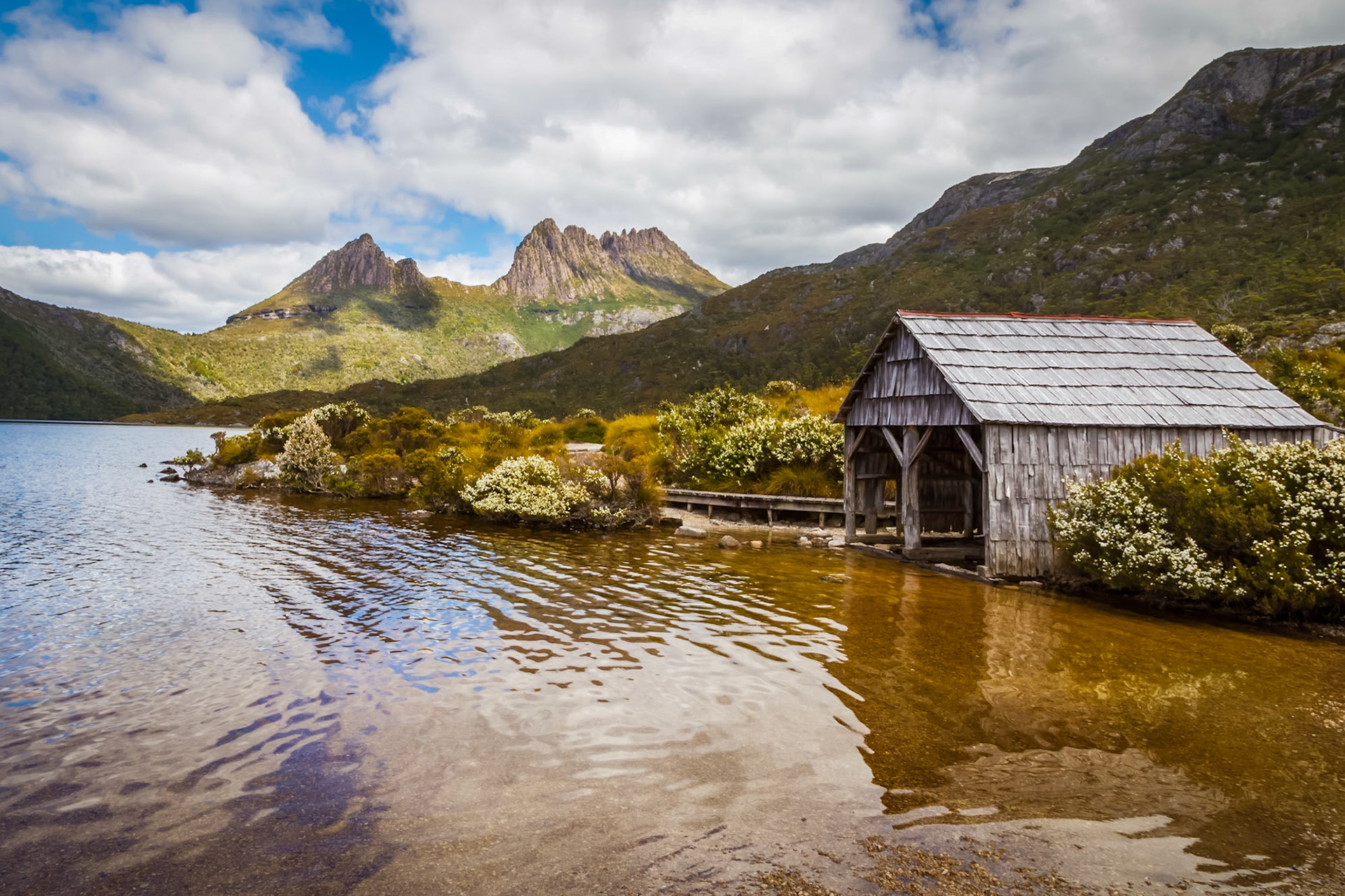 Dove Lake Boathouse