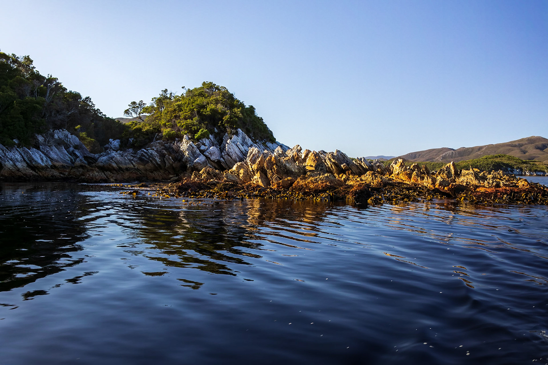 A cruise along the Breaksea Islands
