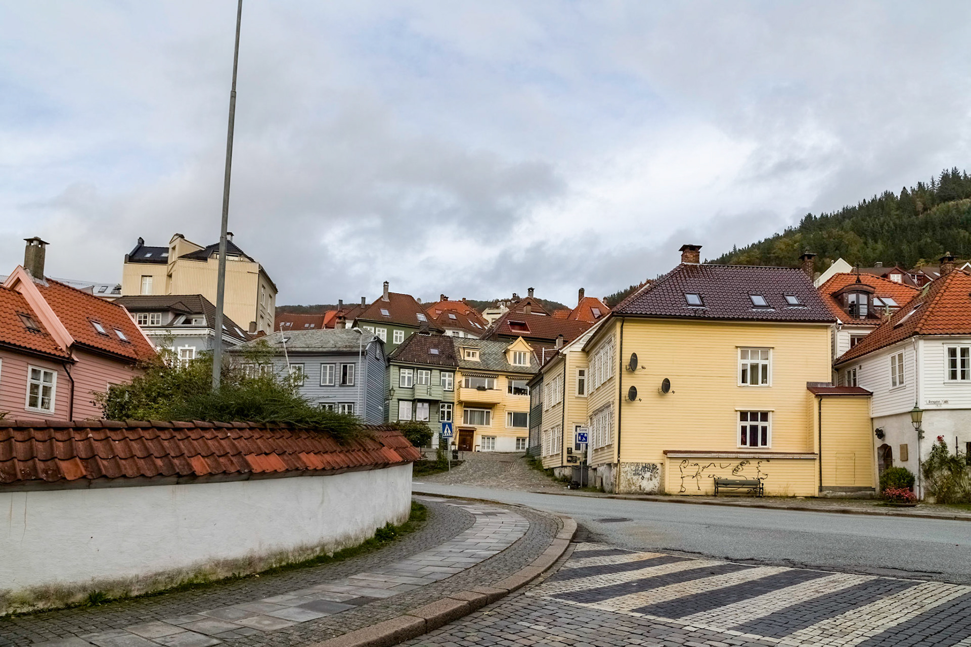 Streetscapes up behind the Bryggen wharf buildings