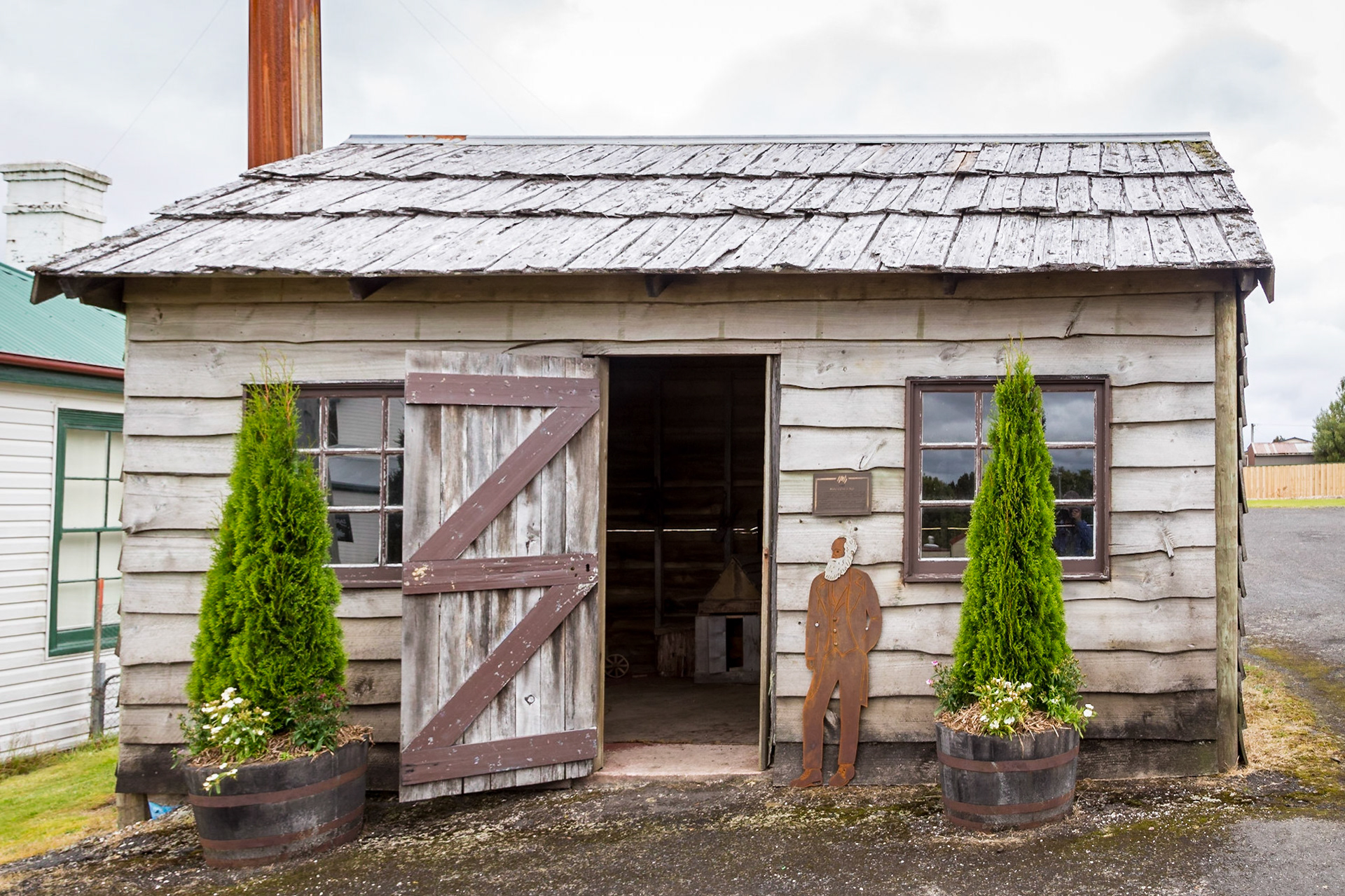 Philosopher Smith's Hut, Waratah
