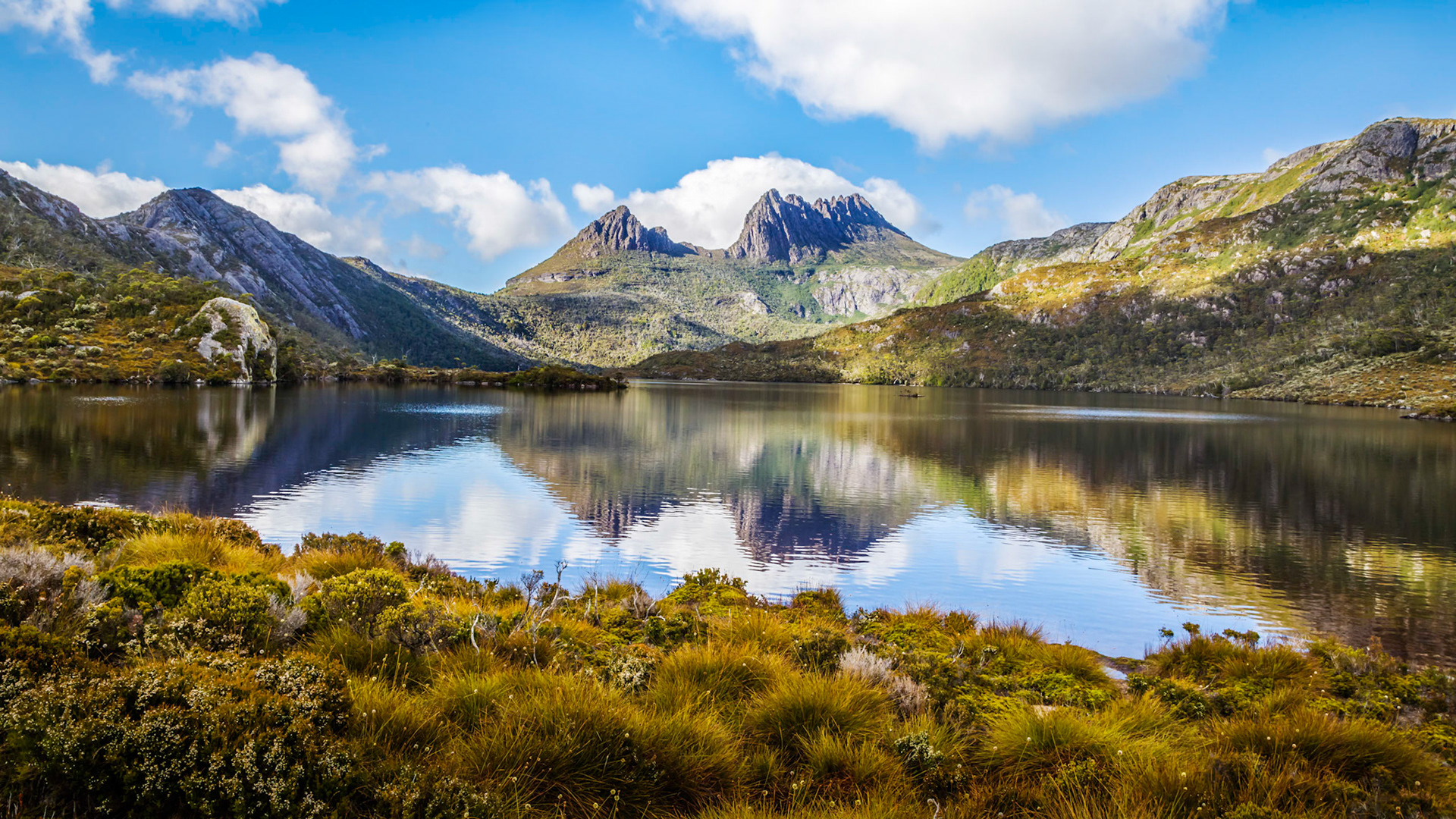 Cradle Mountain, from the north across Dove Lake