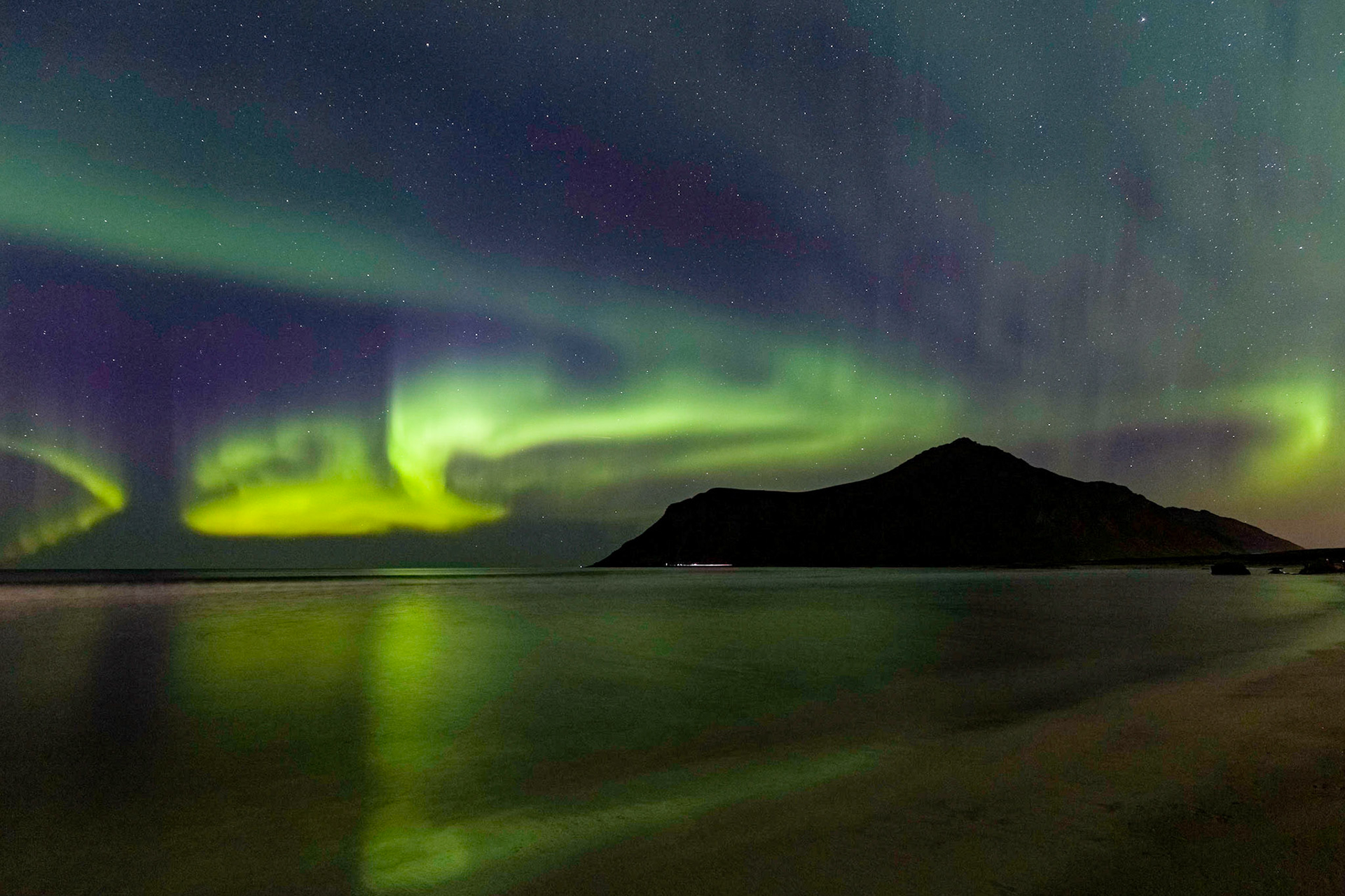 'Aurora borealis' on Skagsanden Beach, Flakstad. 11:43 pm.