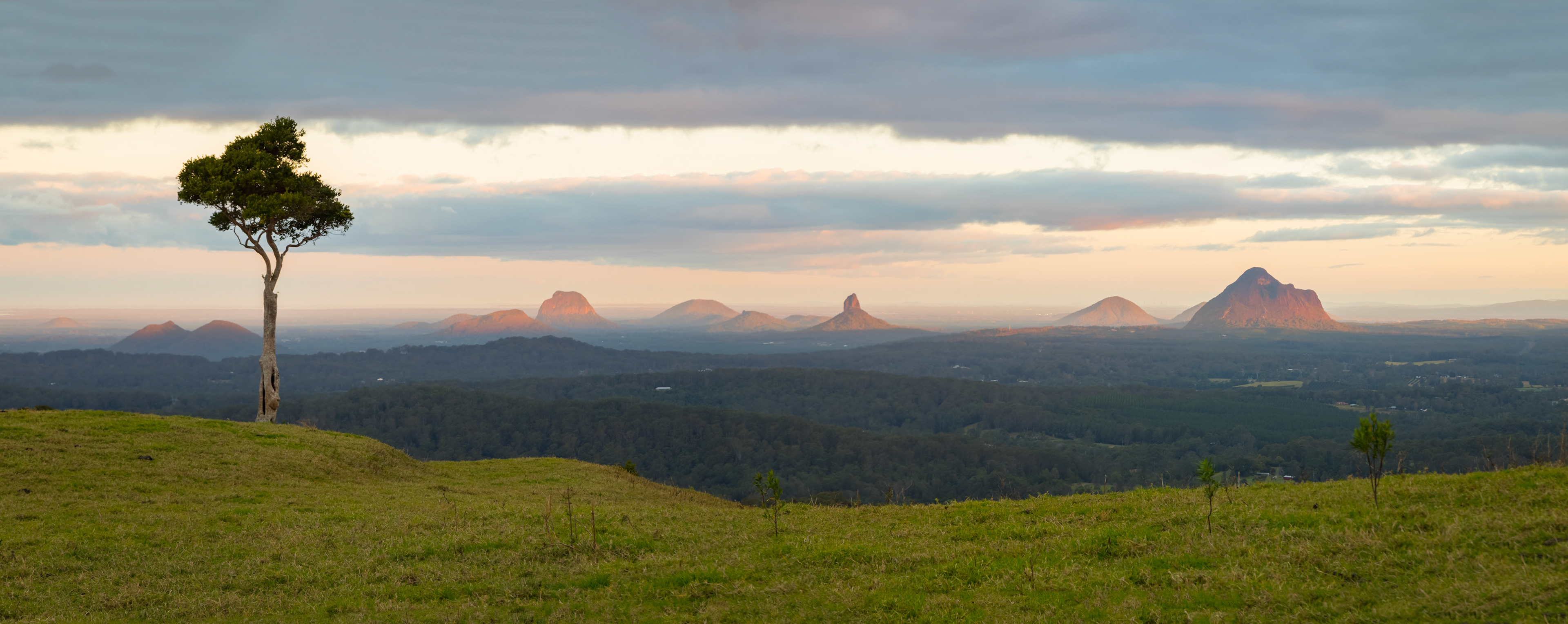 Sunset shoot at One Tree Hill, Maleny