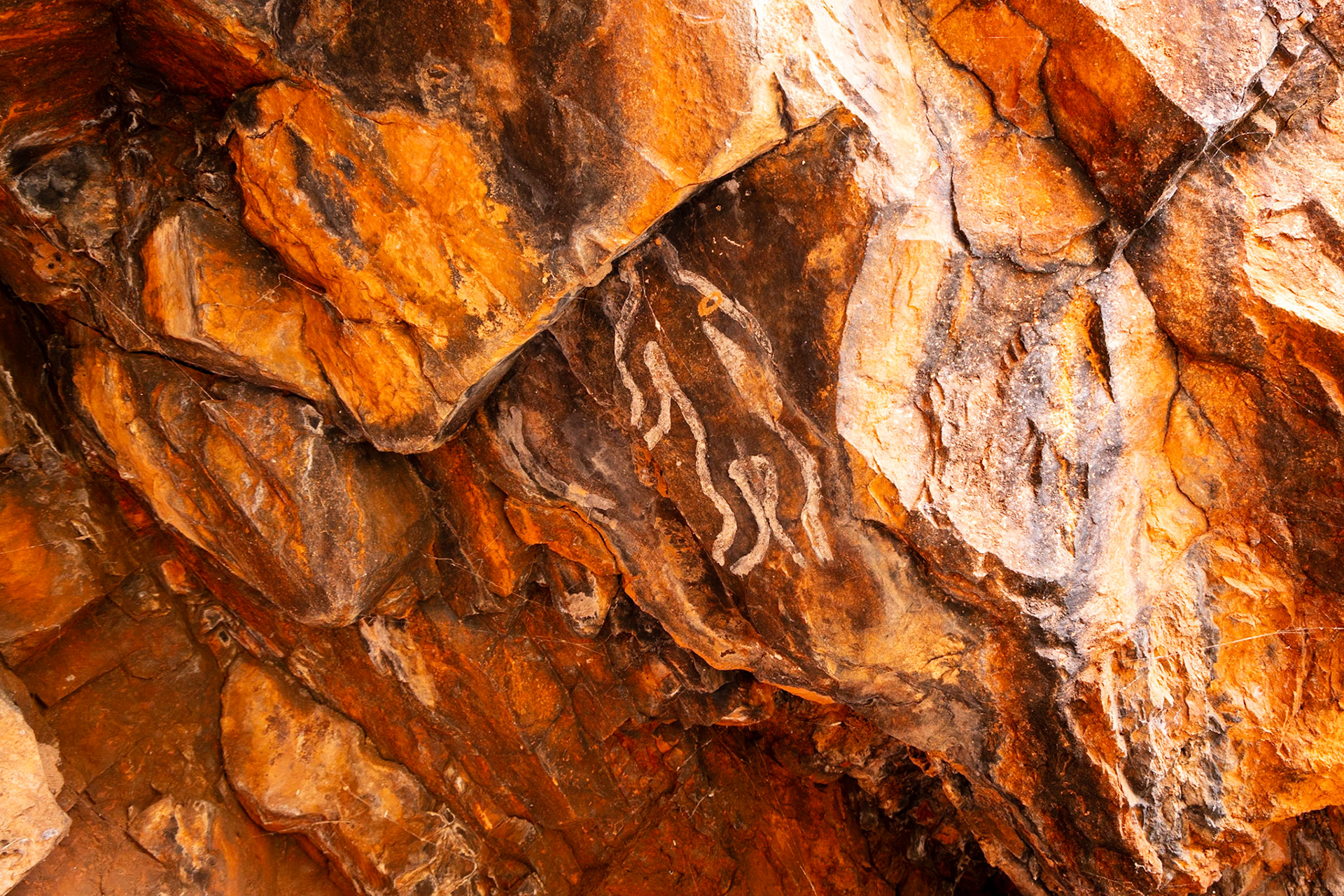 Pangkurpini Gorge, ancient rock art