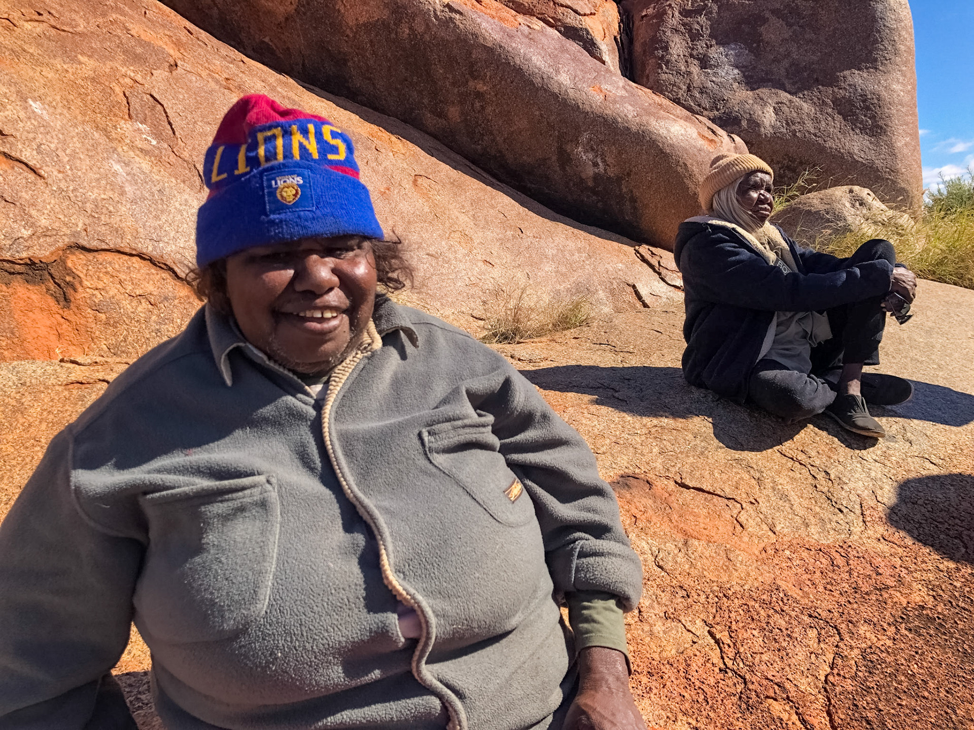 Yalti Napangati &amp; Mantua Nangala (first contact)