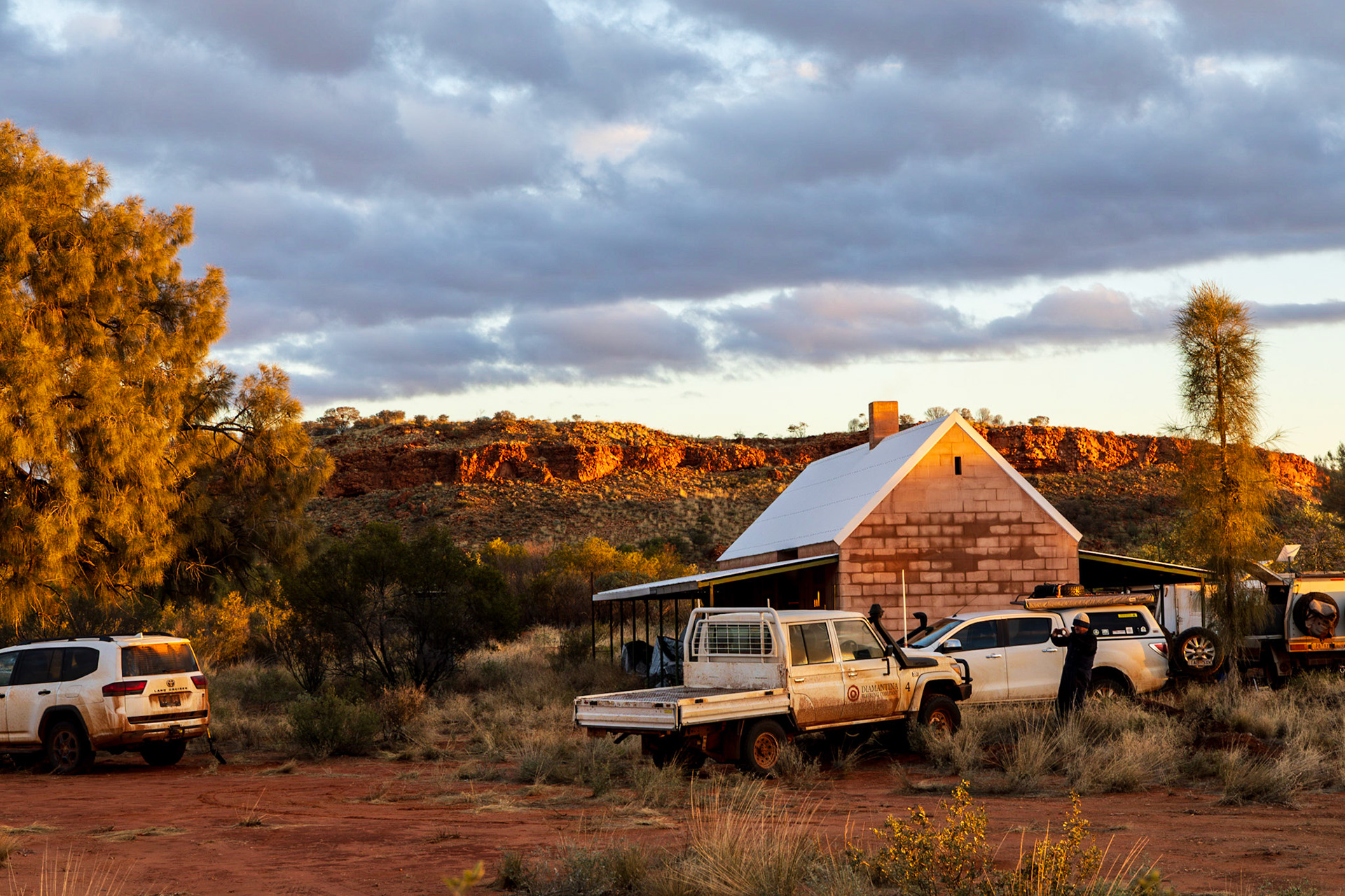 Munderri Outstation, Dovers Hills