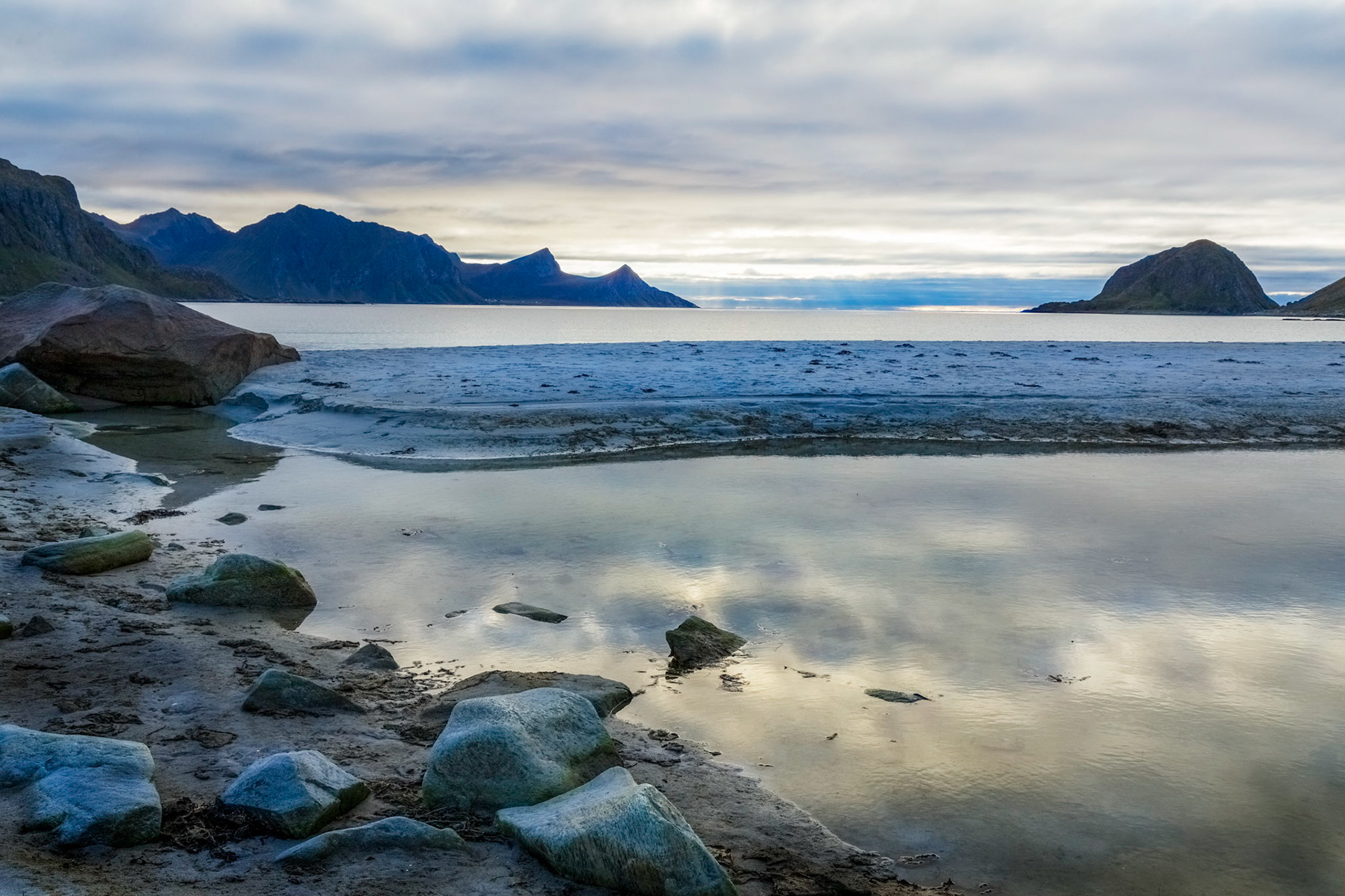 Haukland Beach. 5:38 pm.