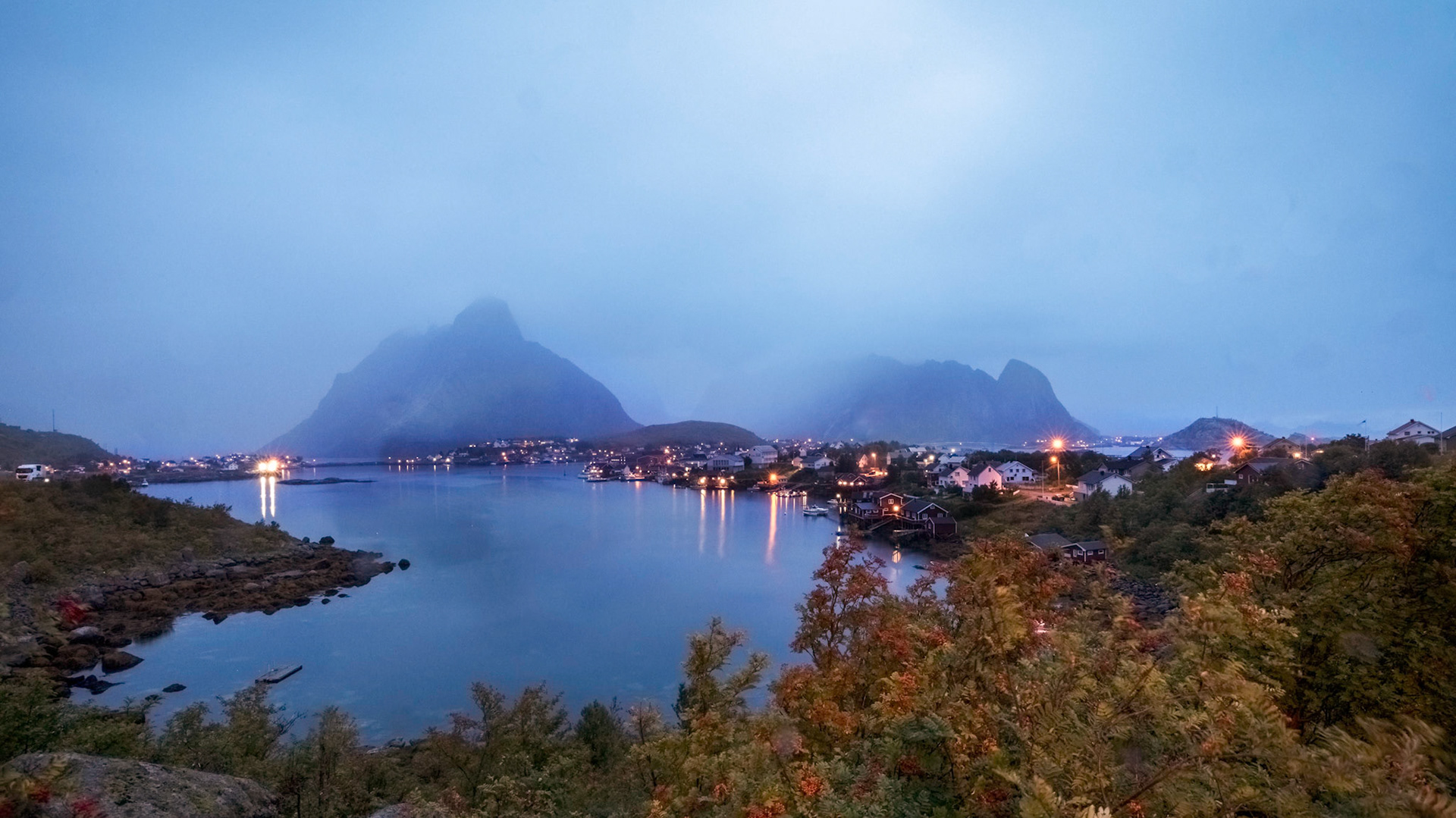 Early morning at Reine, Moskenes, Nordland. 05:55 am.