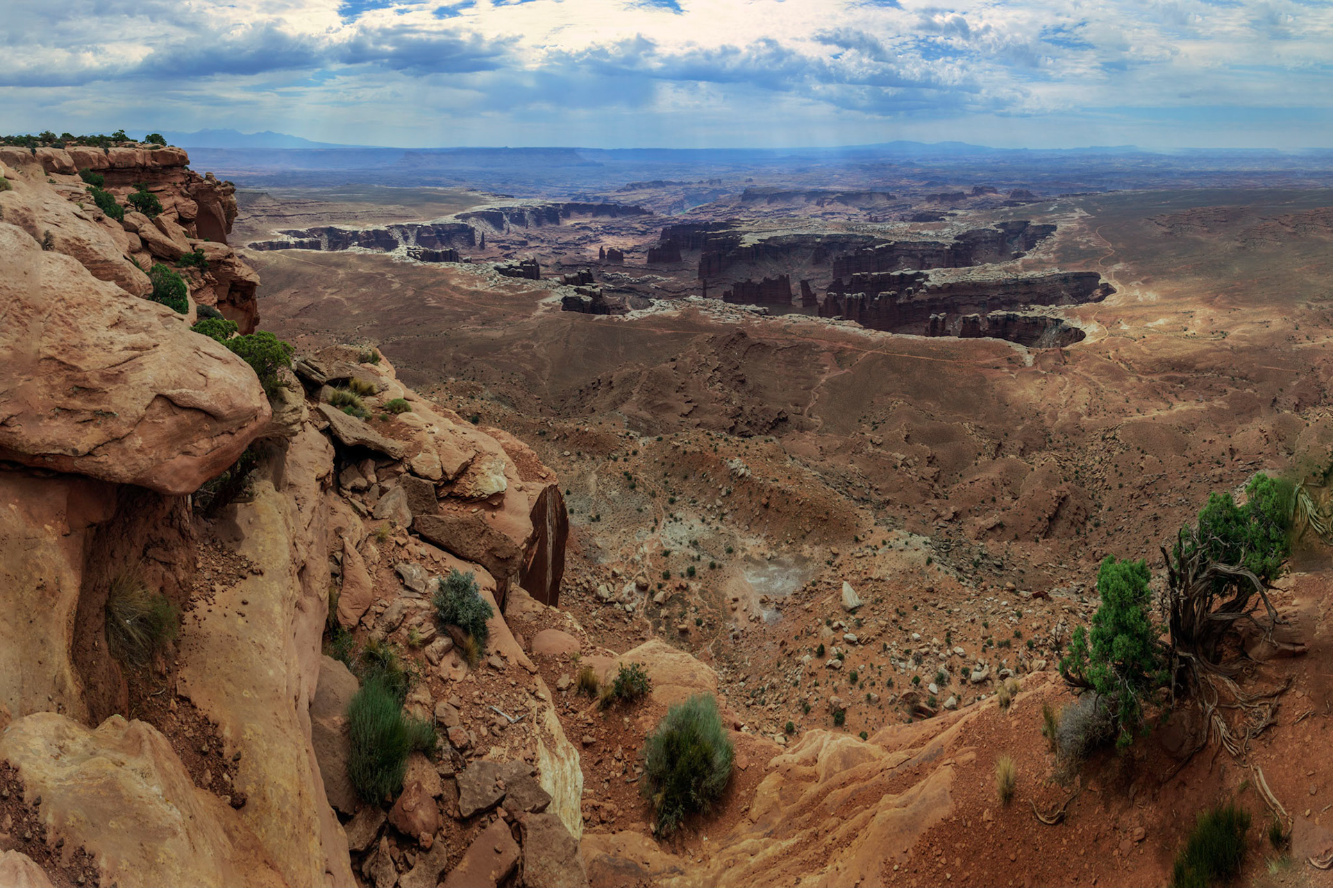 Grand View Point Overlook, to Monument Basin.