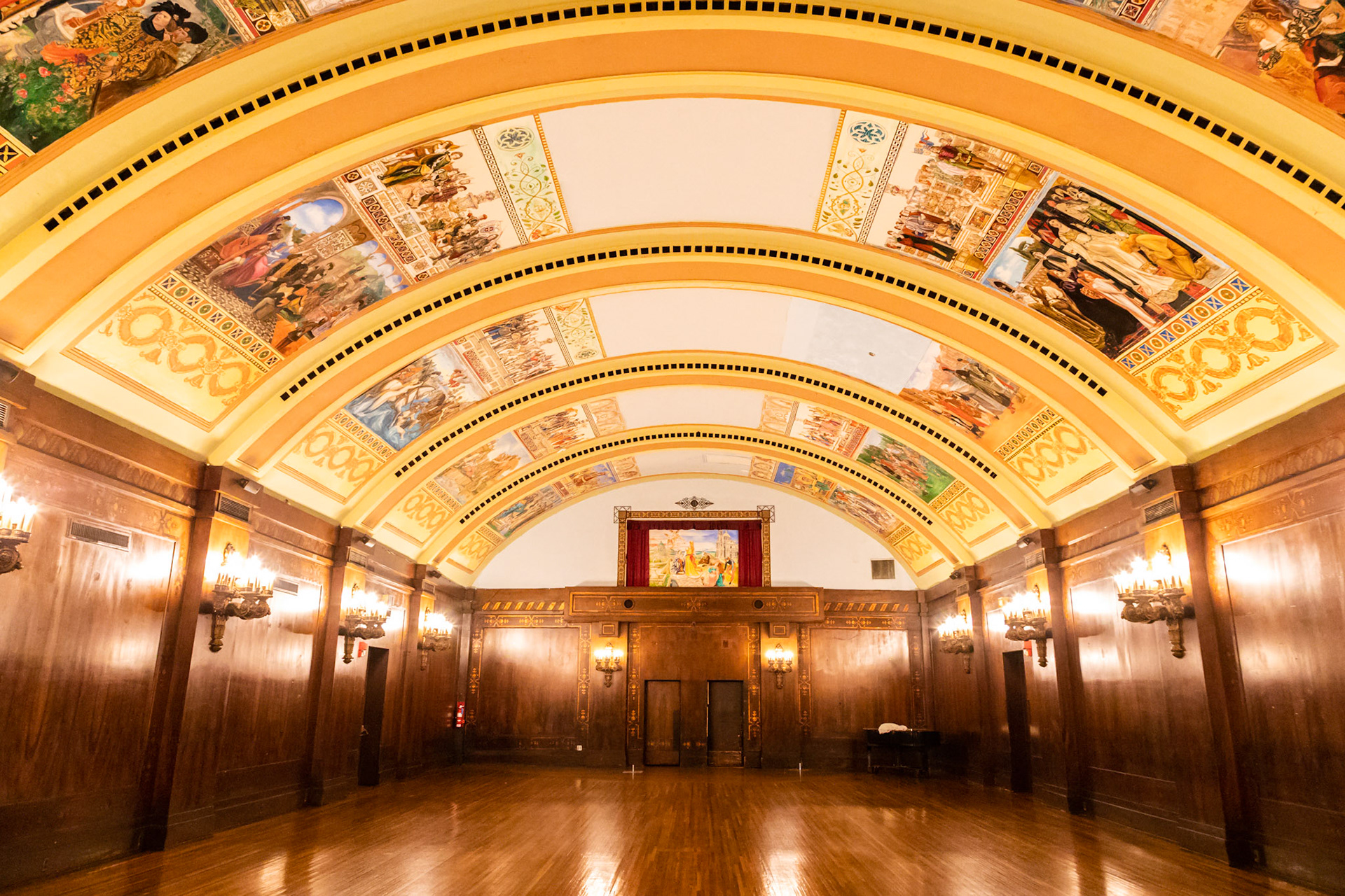 The Florentine Room - 1909: The Congress Plaza Hotel
