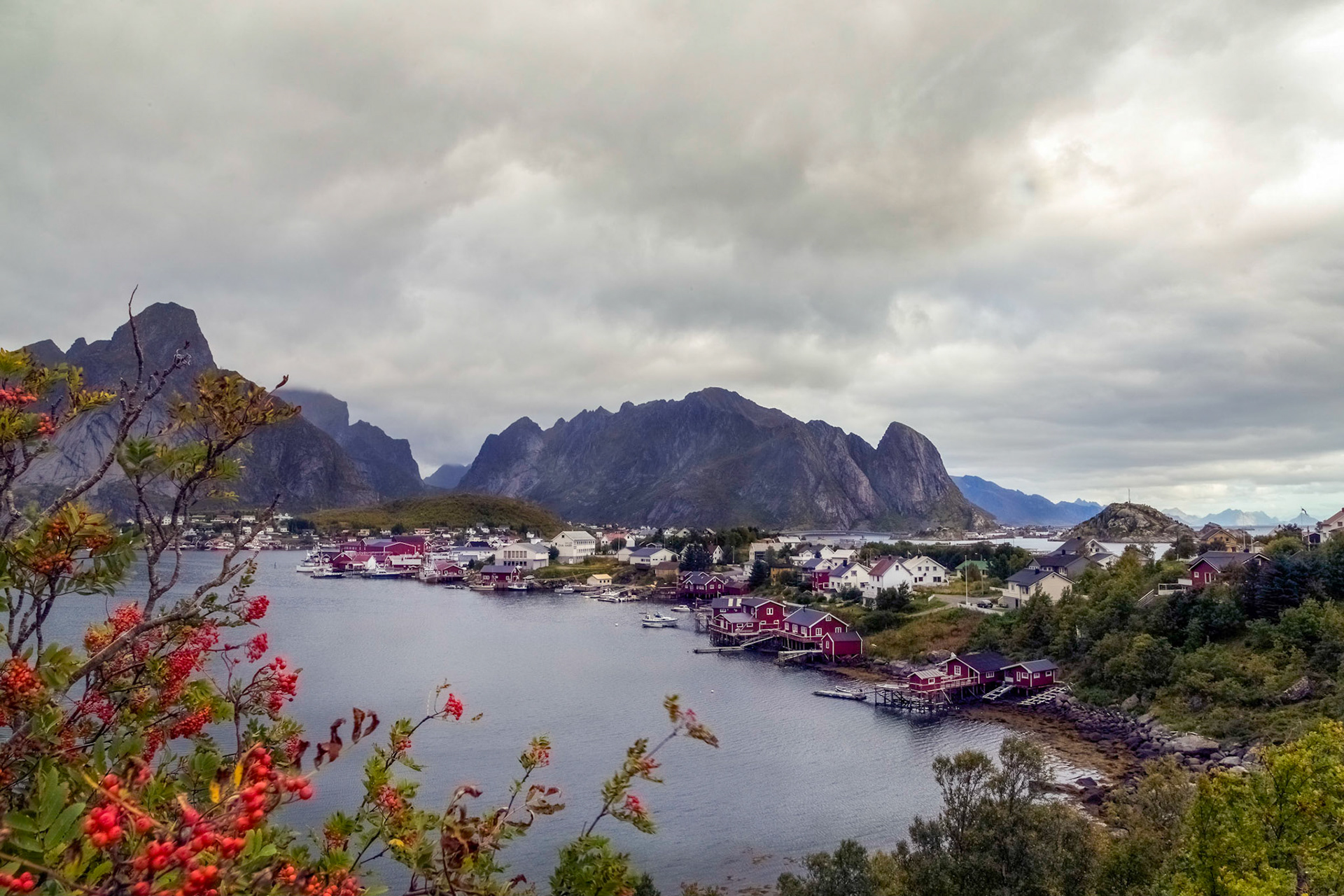 At Reine, Moskenes, Nordland. 12:53pm.